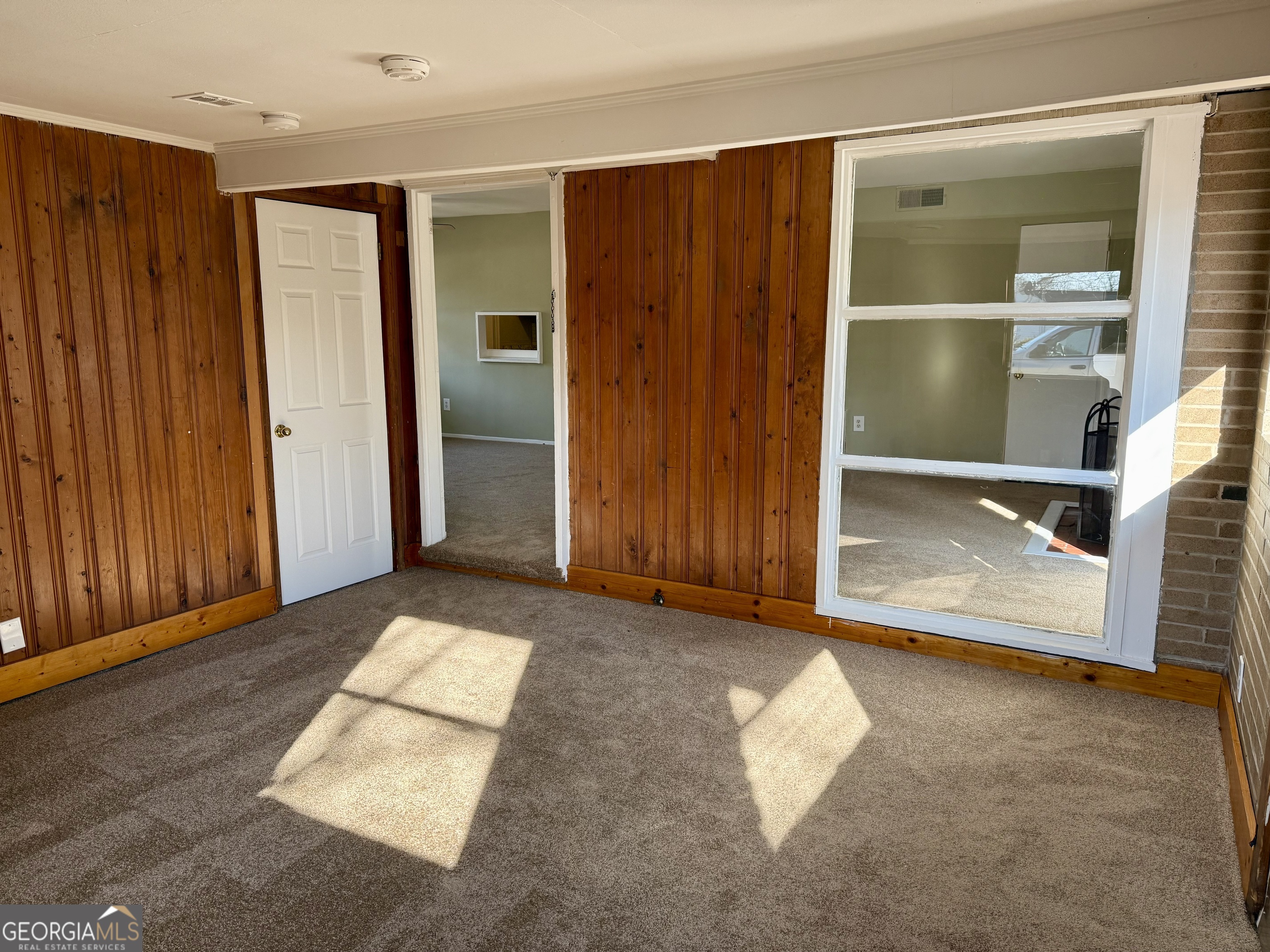 609 Hillcrest Drive Property Photo 8
