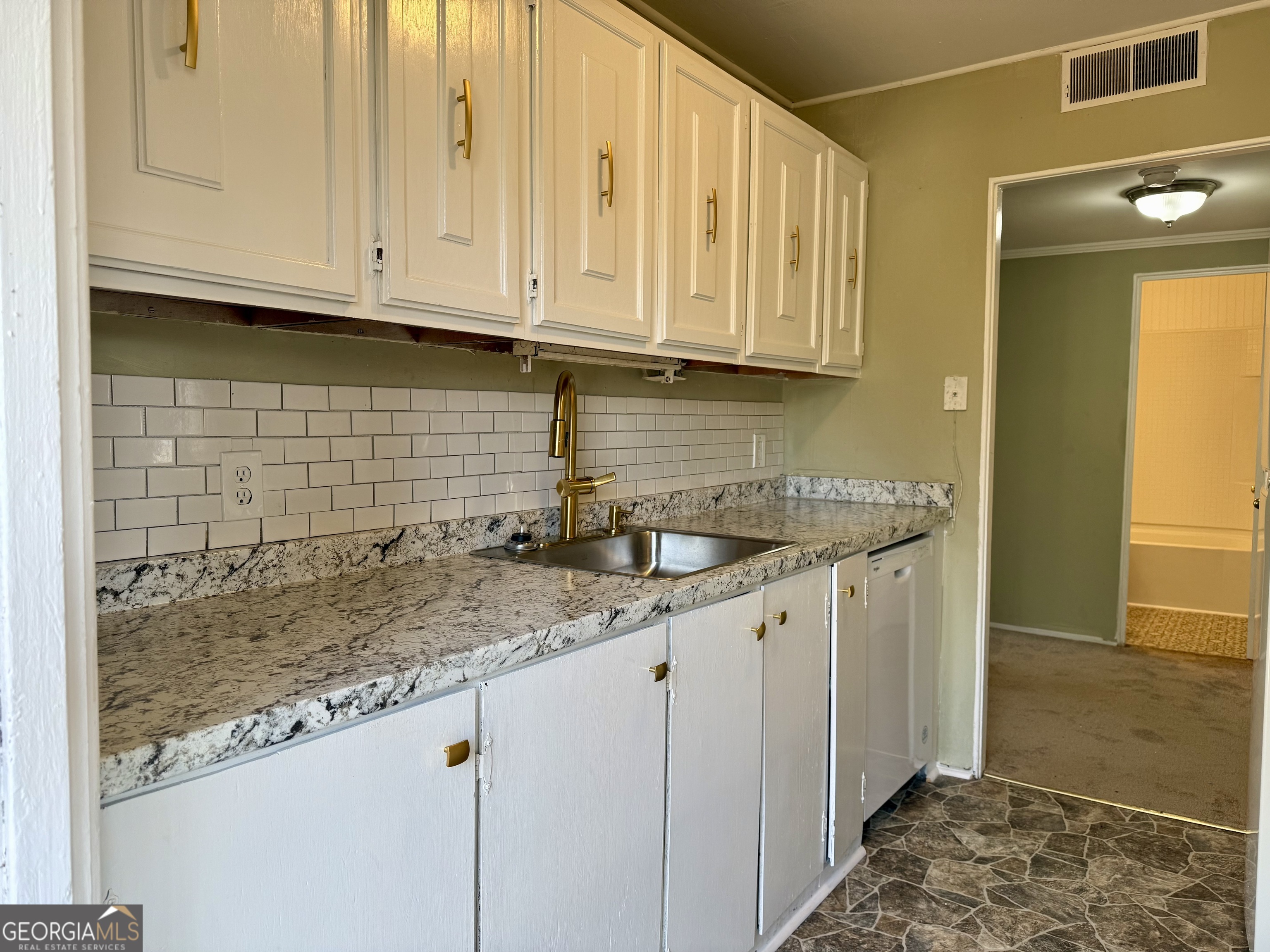 609 Hillcrest Drive Property Photo 10