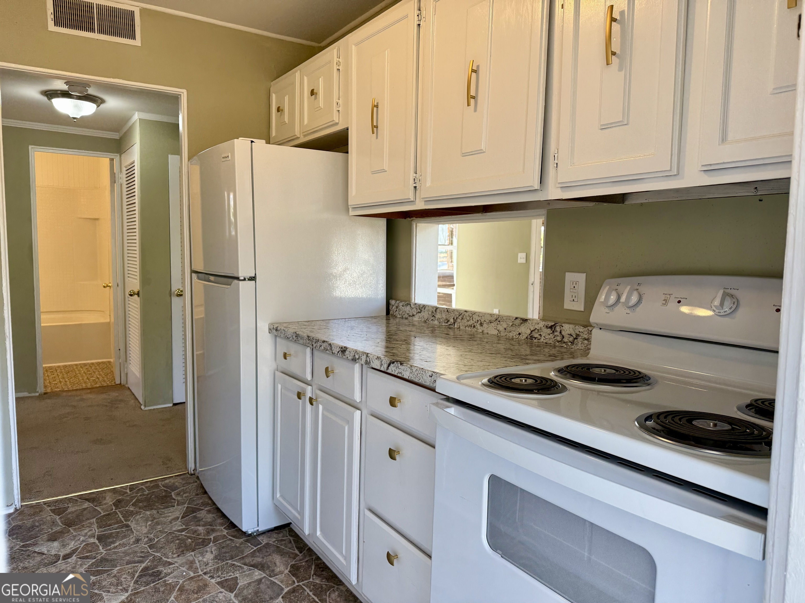 609 Hillcrest Drive Property Photo 11