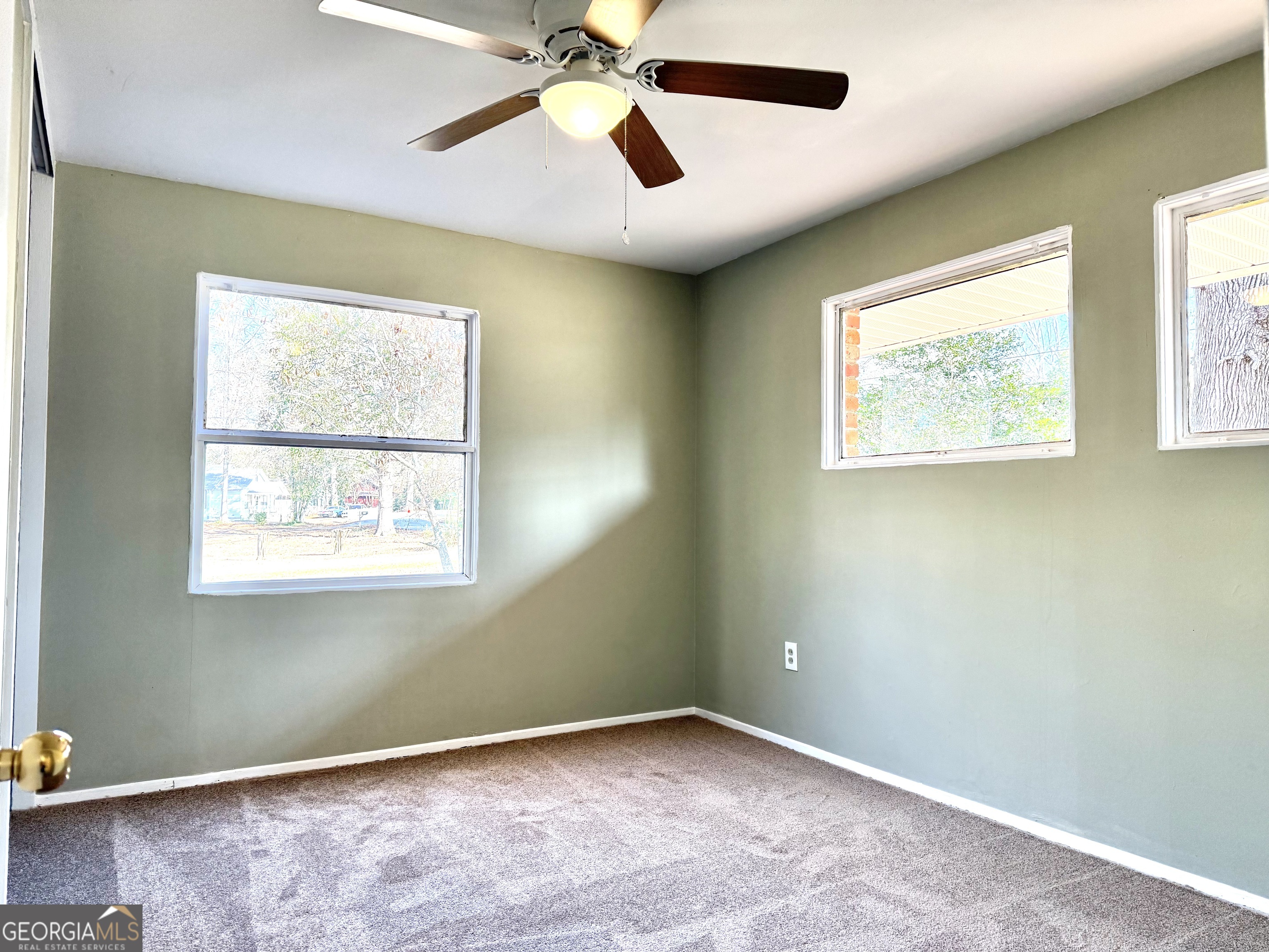 609 Hillcrest Drive Property Photo 14