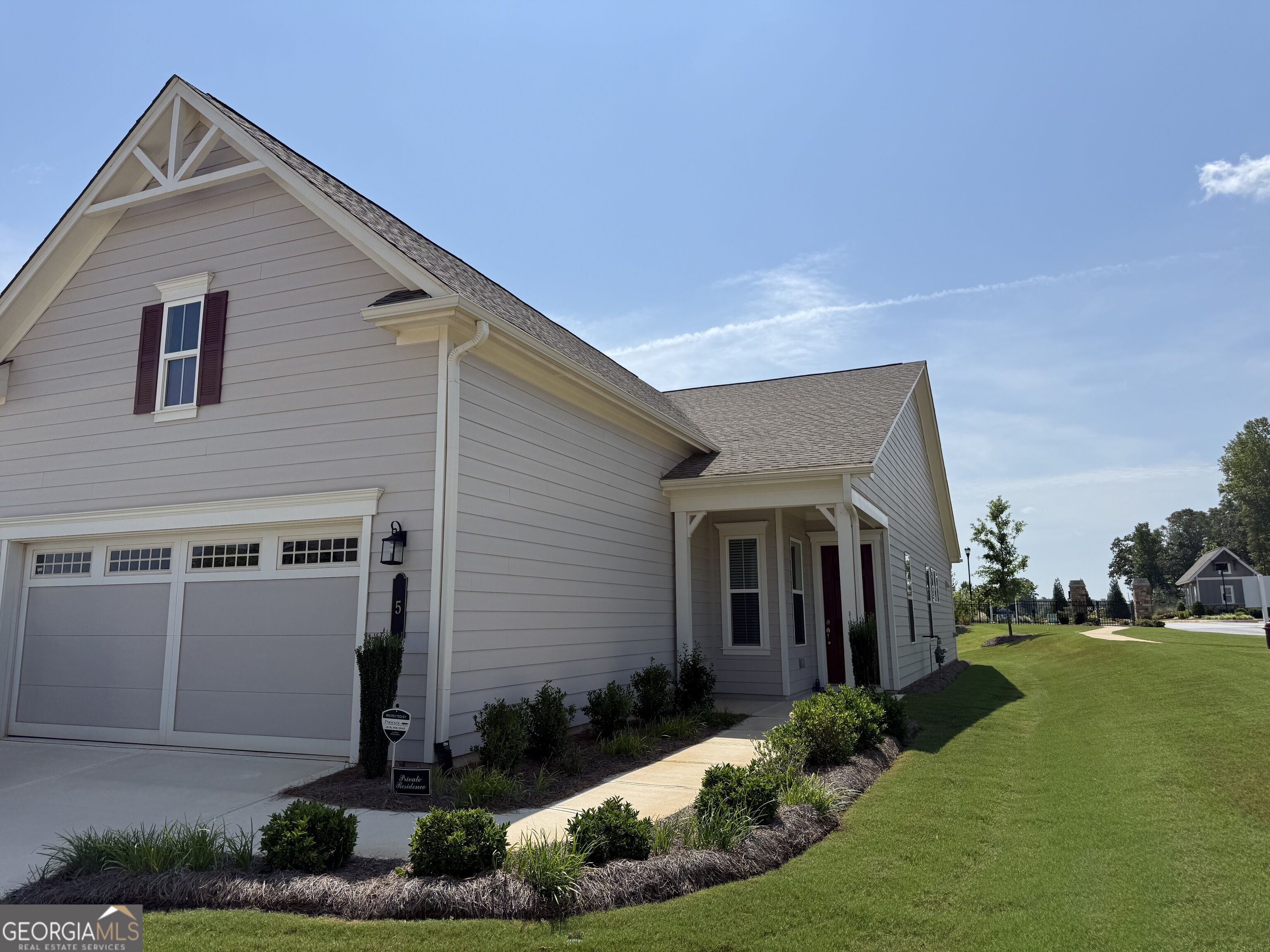 5 Club Cresswind Drive Property Photo 1