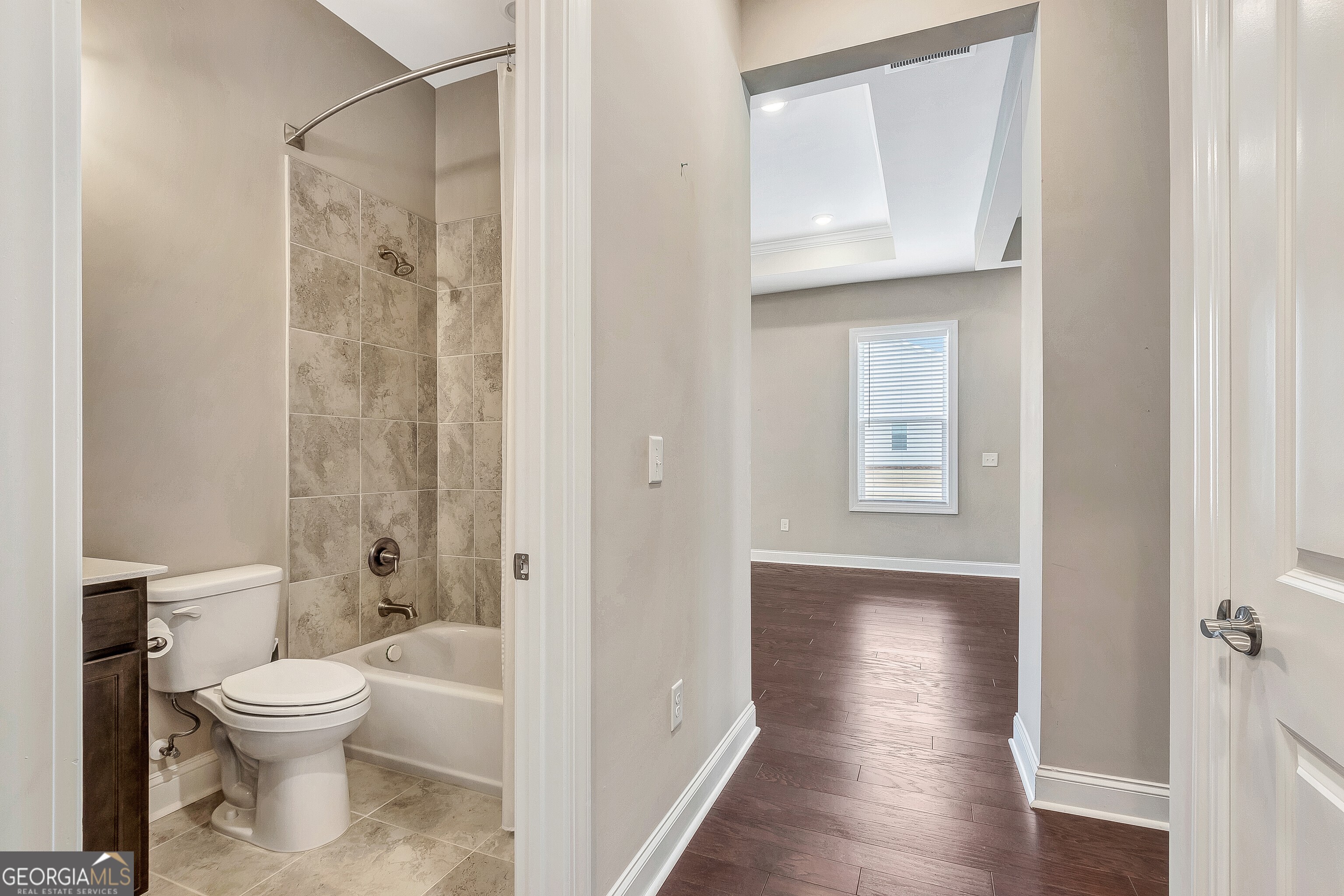 5 Club Cresswind Drive Property Photo 18