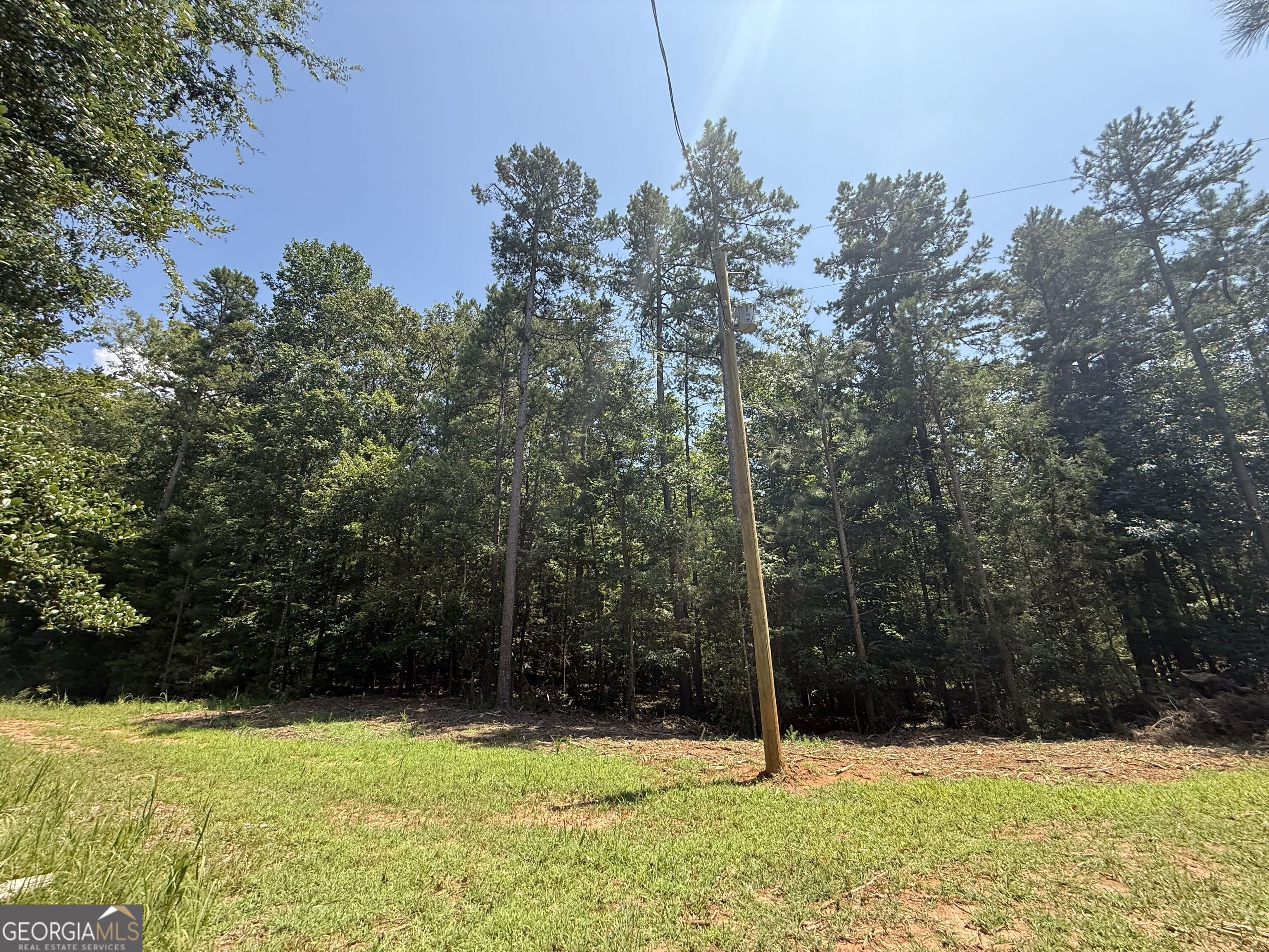 2128 Amberly Road Property Photo 6