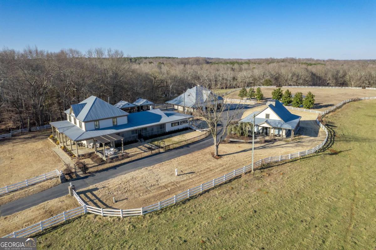 7527 Highway 326 Property Photo 1