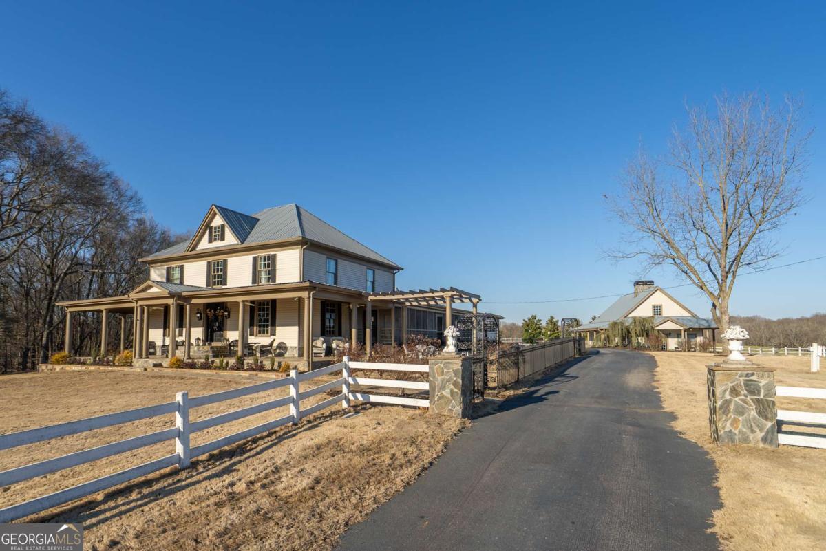 7527 Highway 326 Property Photo 9
