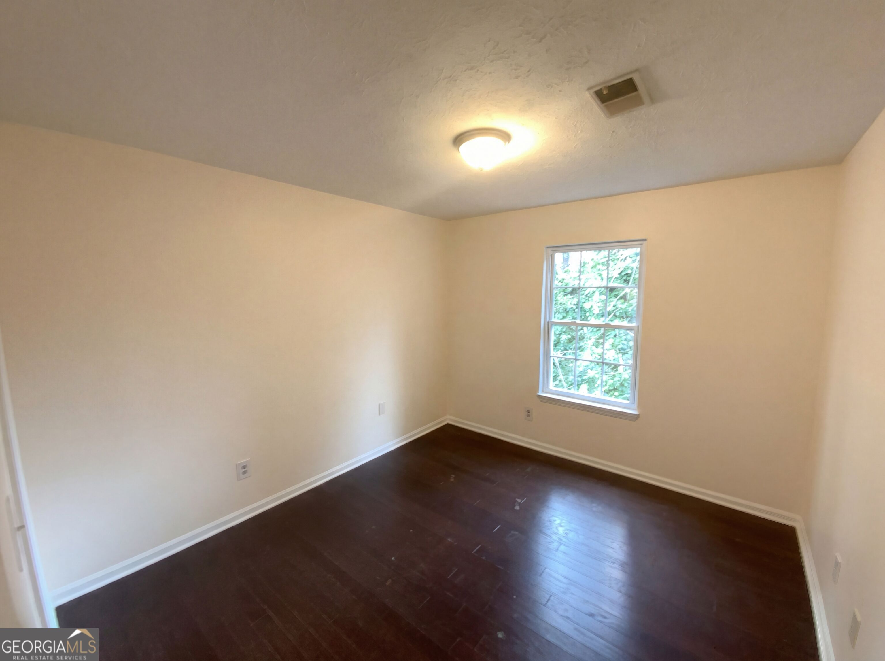 311 Quail Run Property Photo 8
