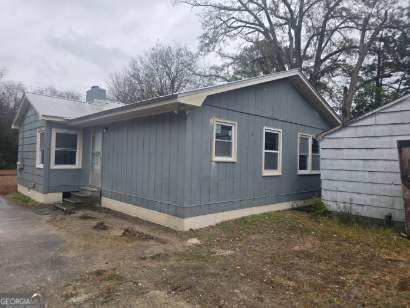 708 N Church Street Property Photo 3