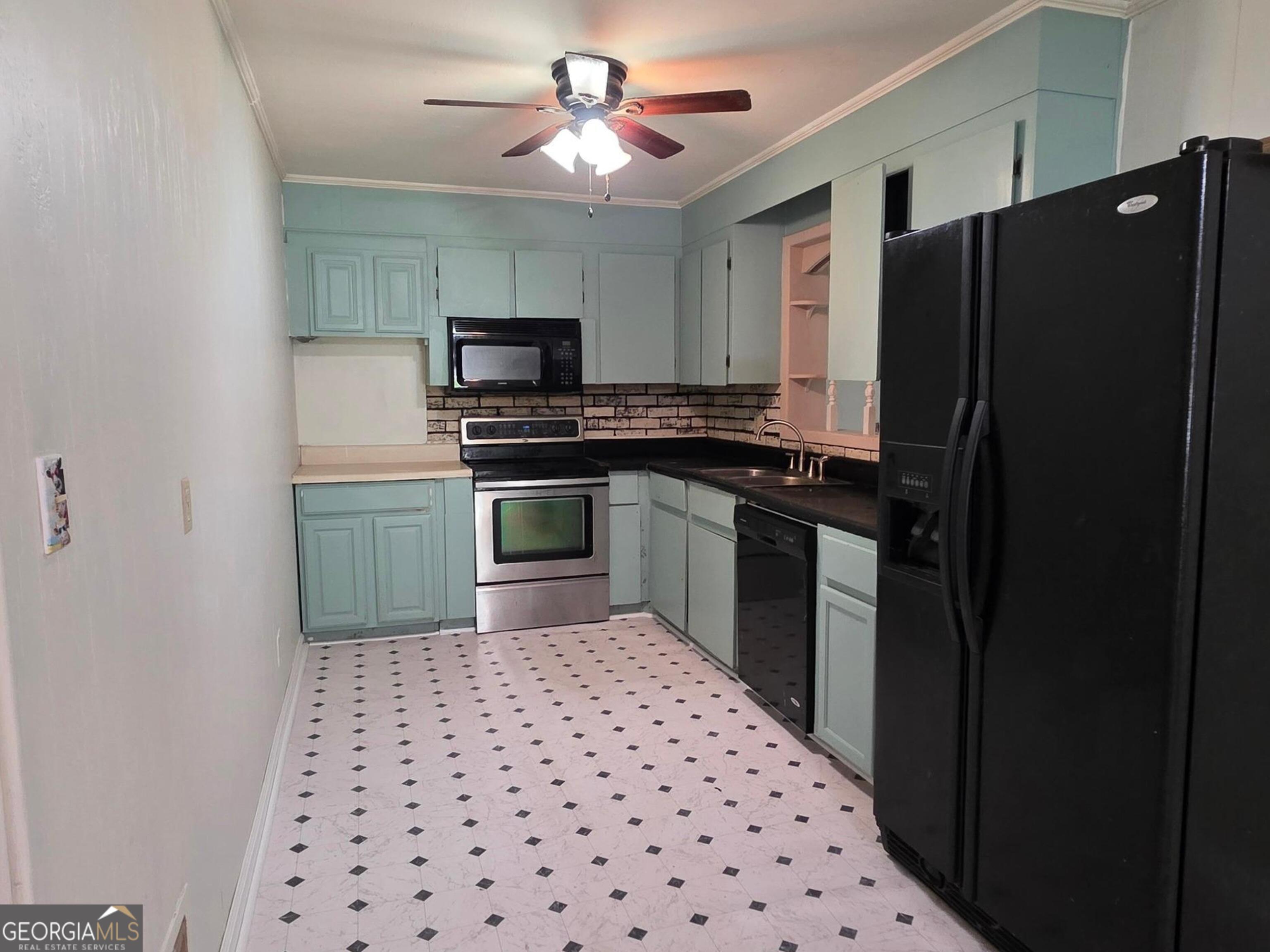 110 Lee Street Property Photo 5