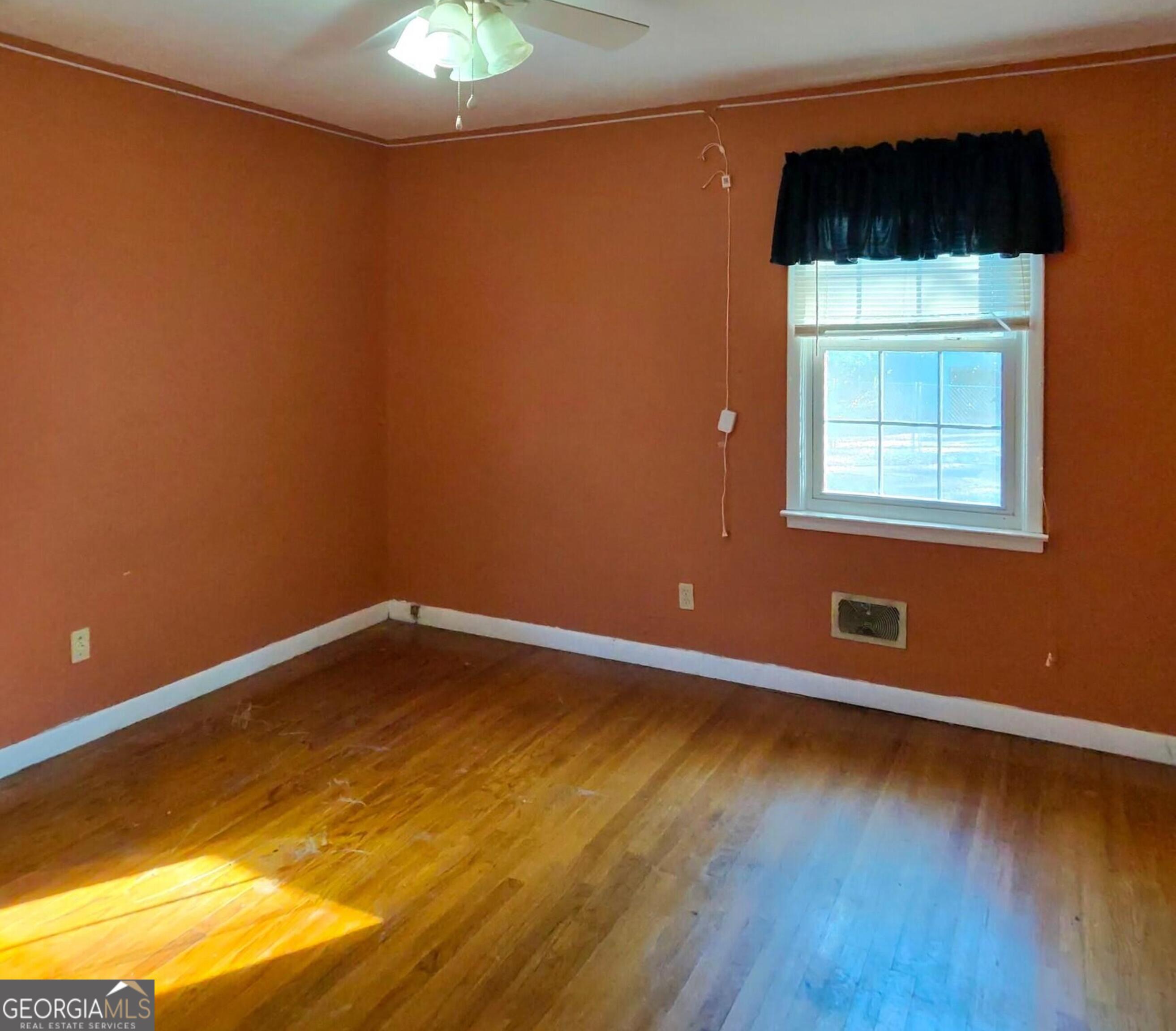 110 Lee Street Property Photo 7
