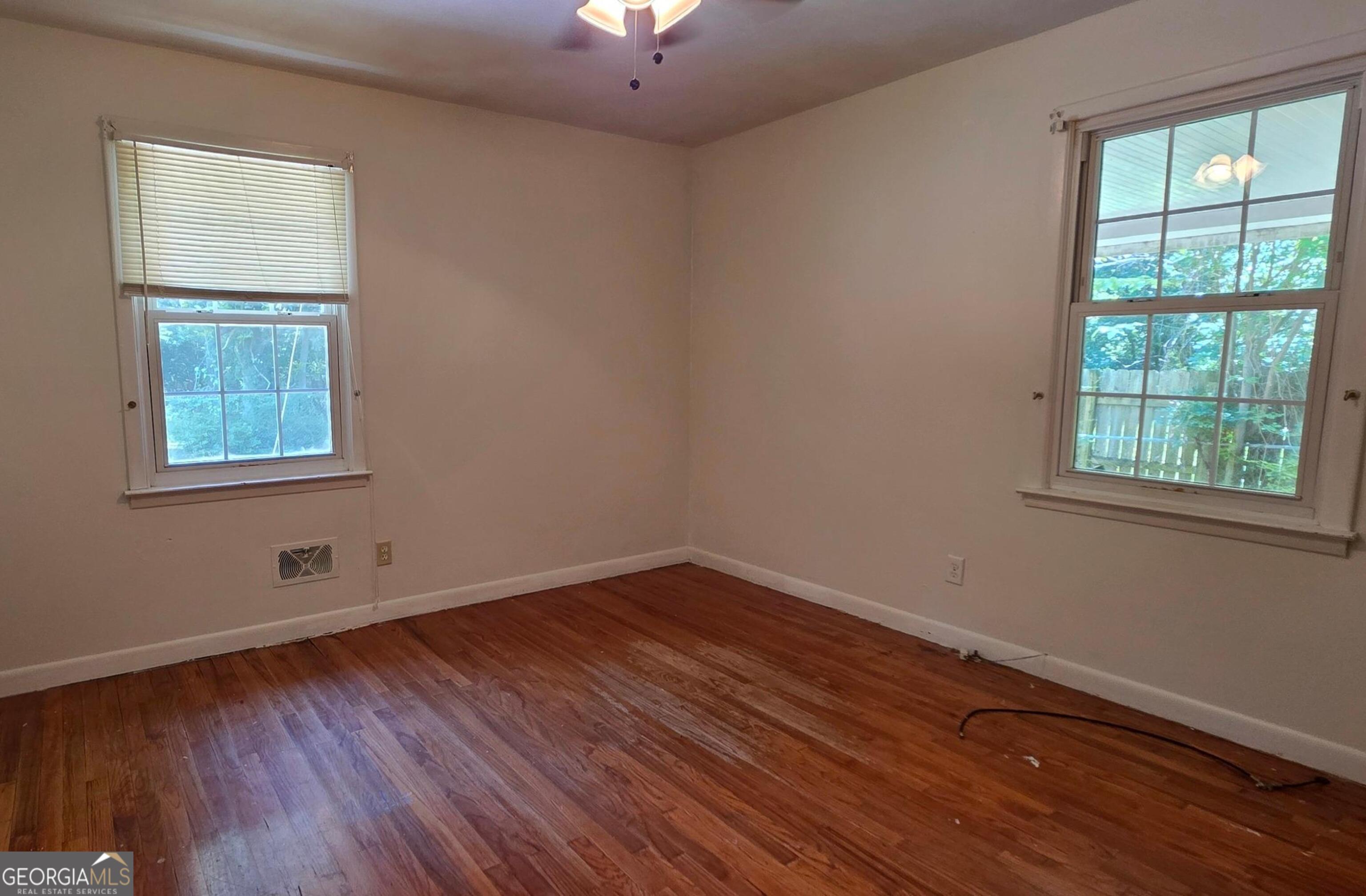 110 Lee Street Property Photo 8