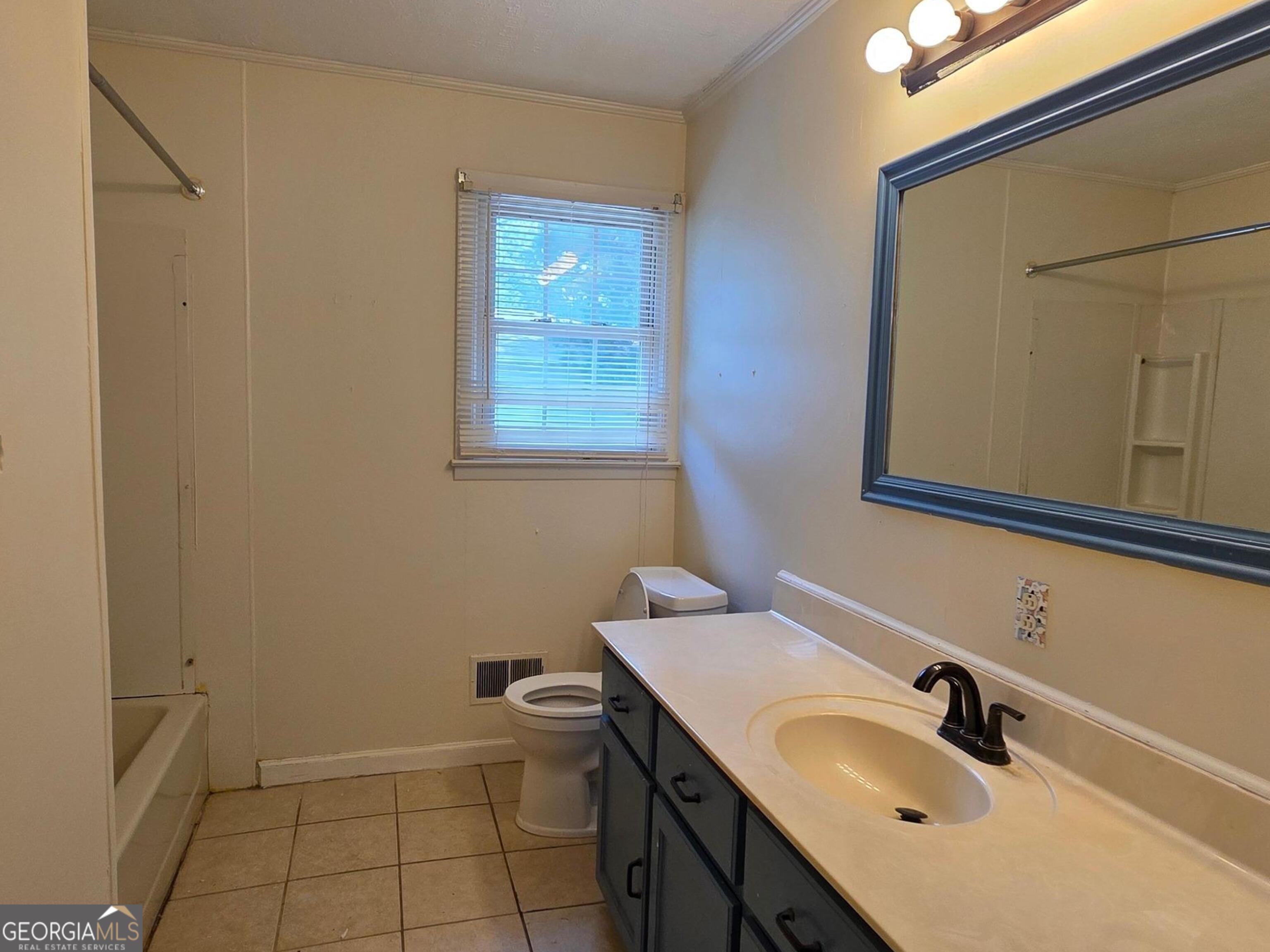 110 Lee Street Property Photo 10