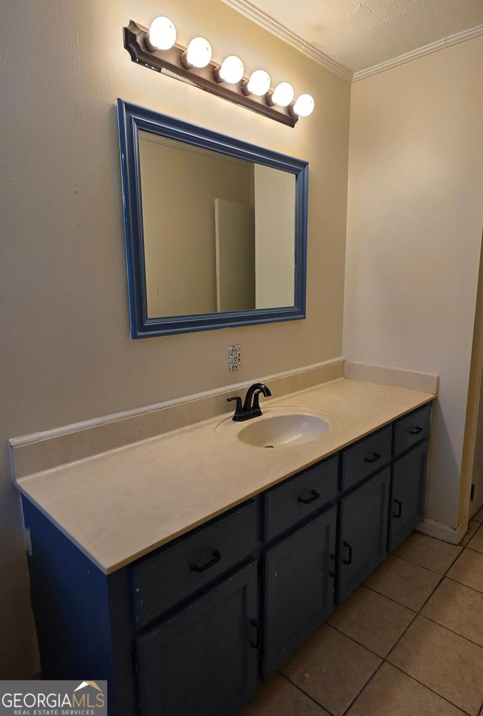 110 Lee Street Property Photo 11