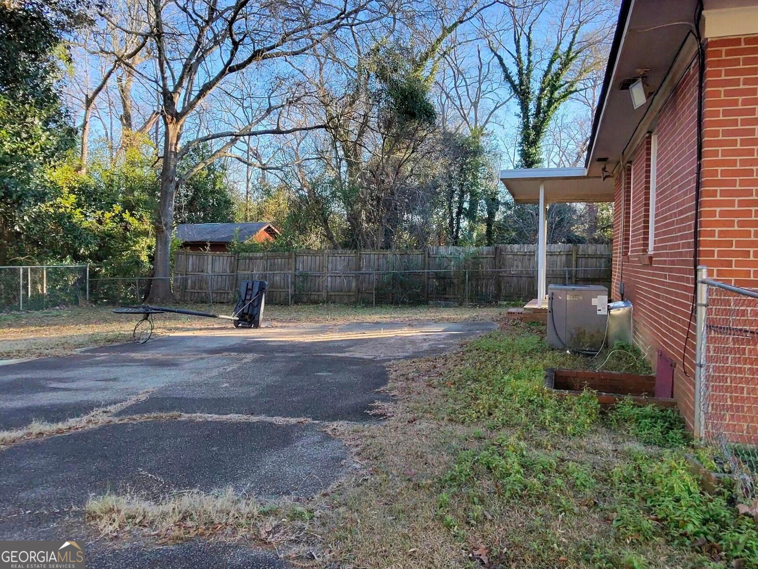 110 Lee Street Property Photo 14