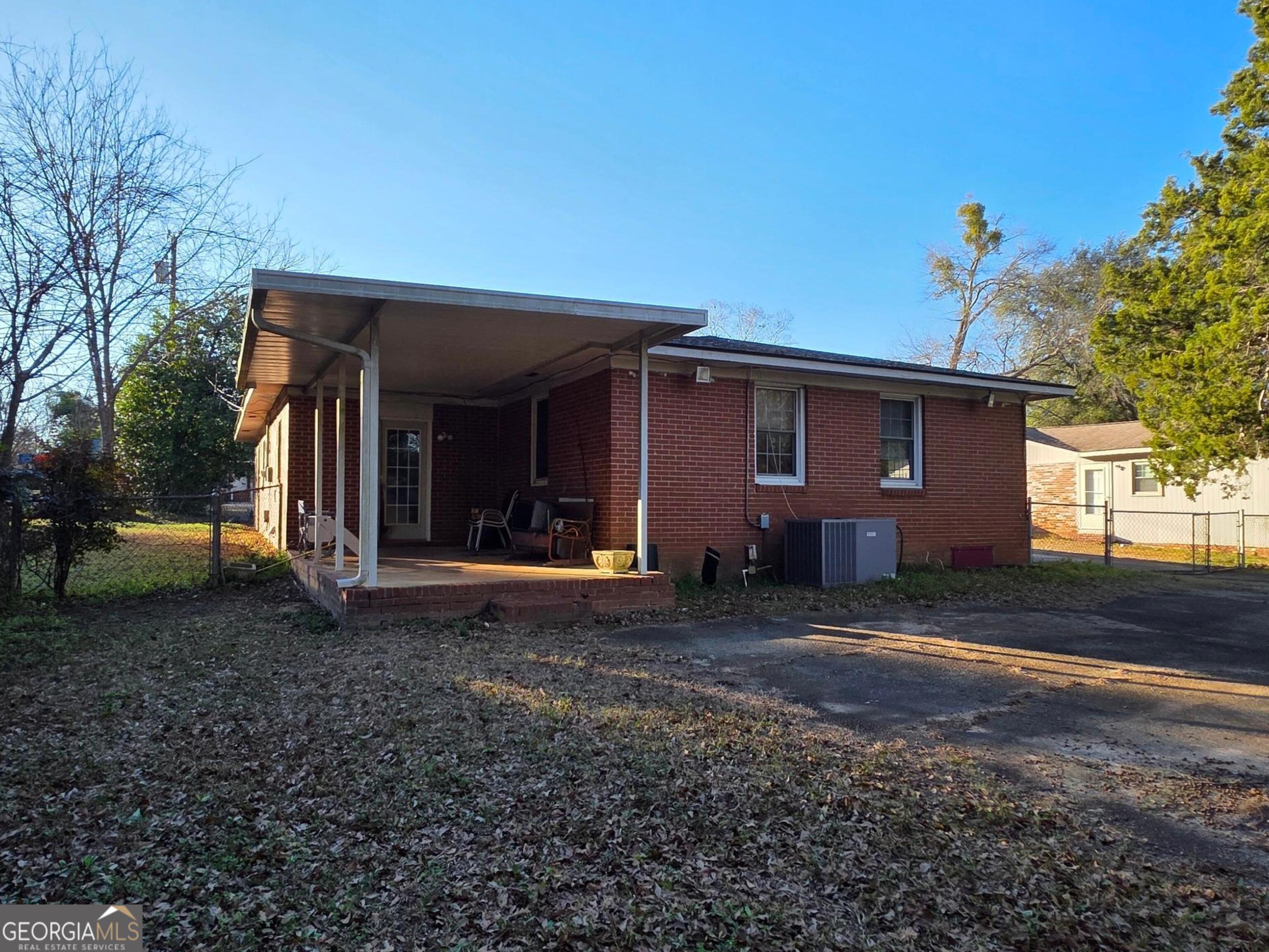 110 Lee Street Property Photo 15