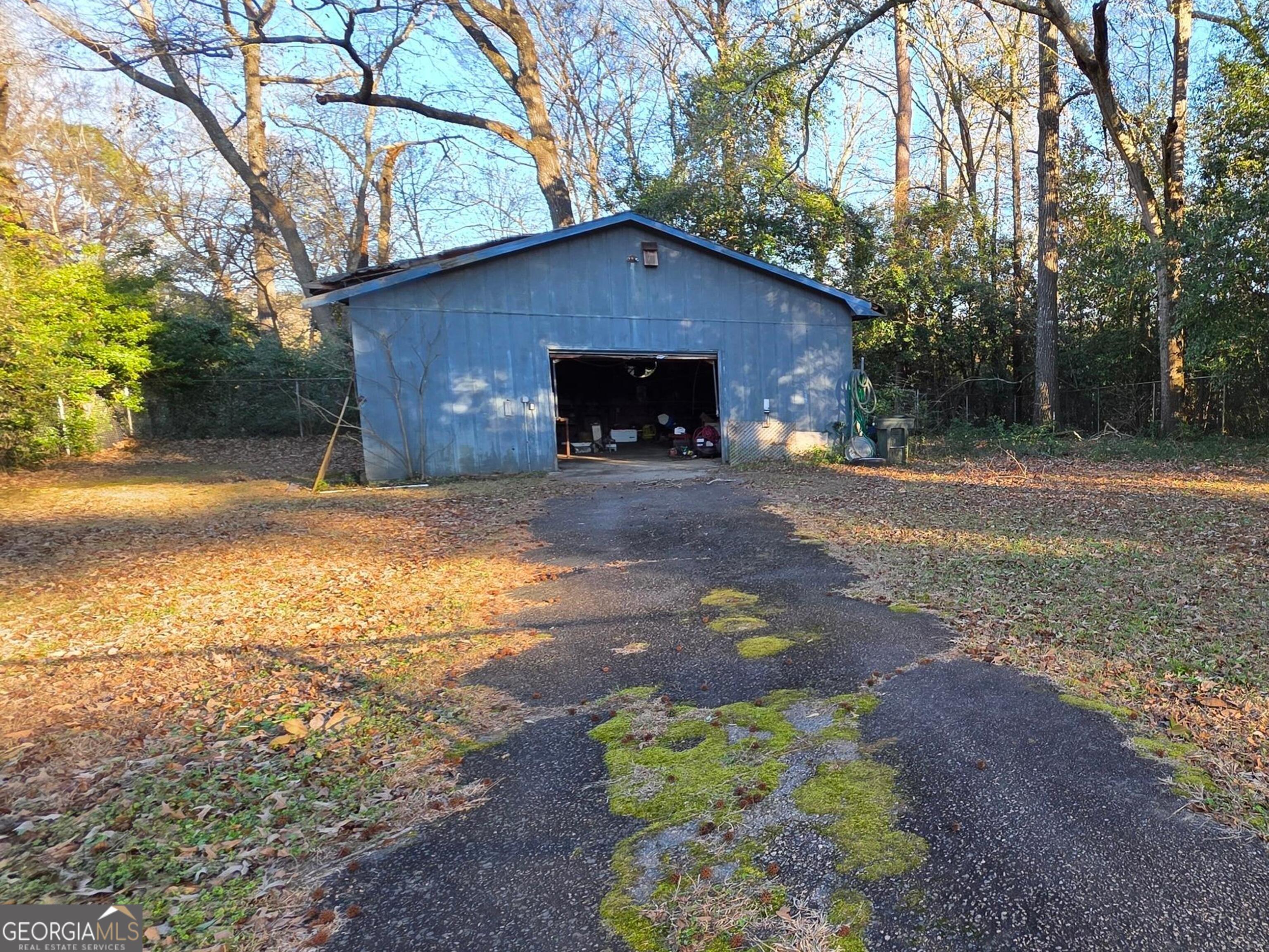110 Lee Street Property Photo 17