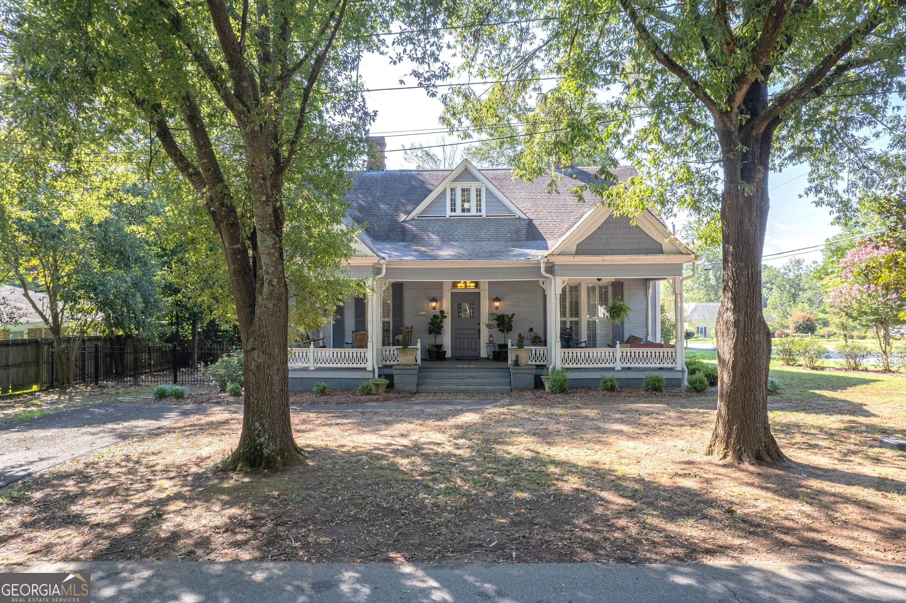 205 W Sumter Street Property Photo 2