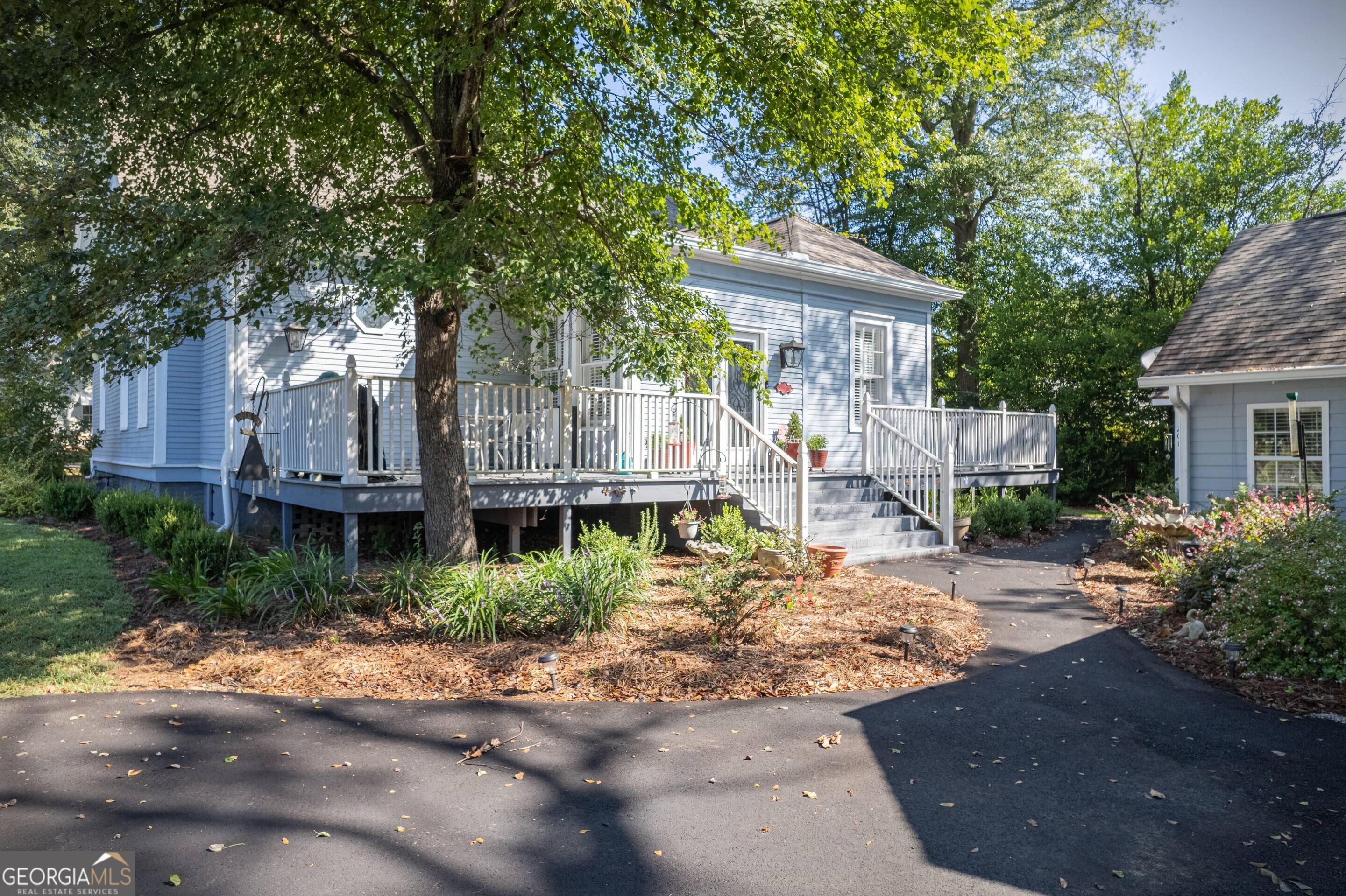 205 W Sumter Street Property Photo 6