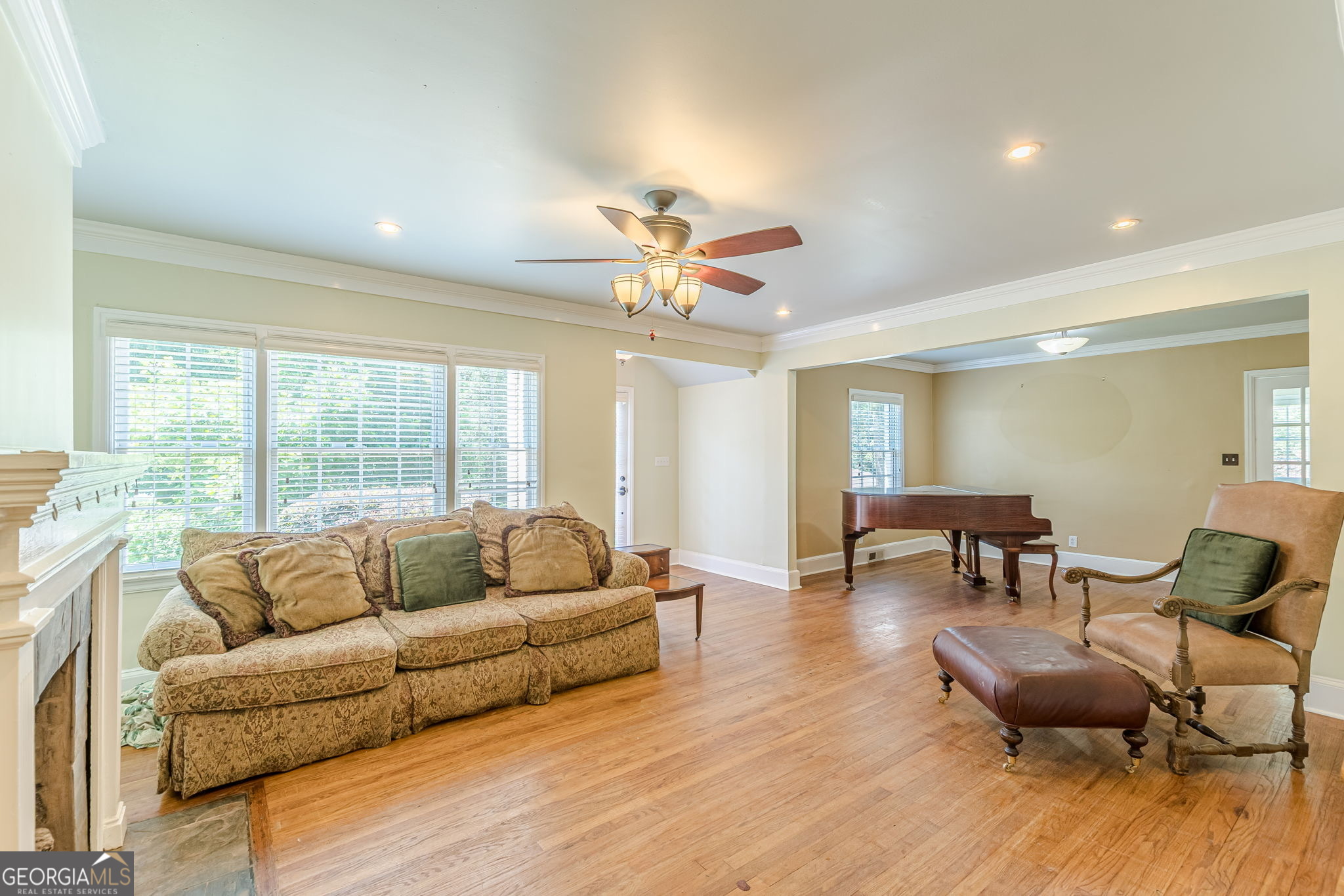 2367 Ridgeway Avenue Property Photo 7