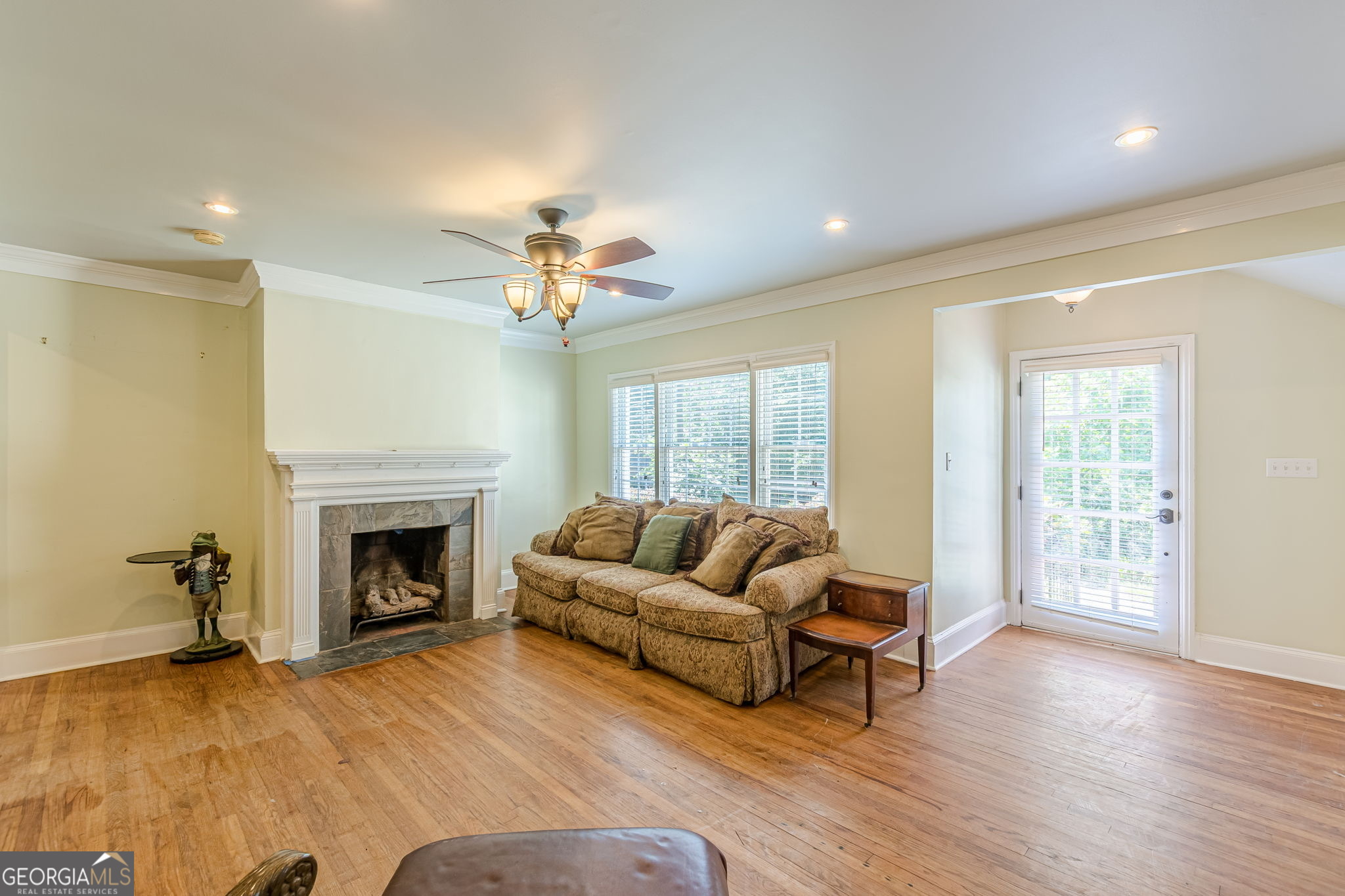 2367 Ridgeway Avenue Property Photo 8