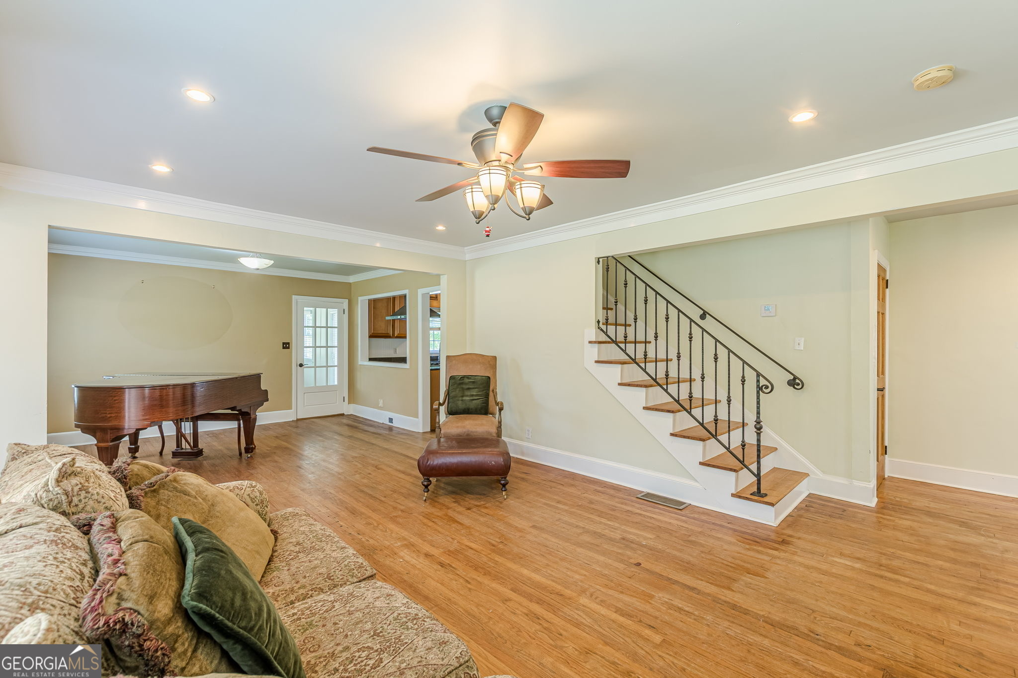 2367 Ridgeway Avenue Property Photo 9