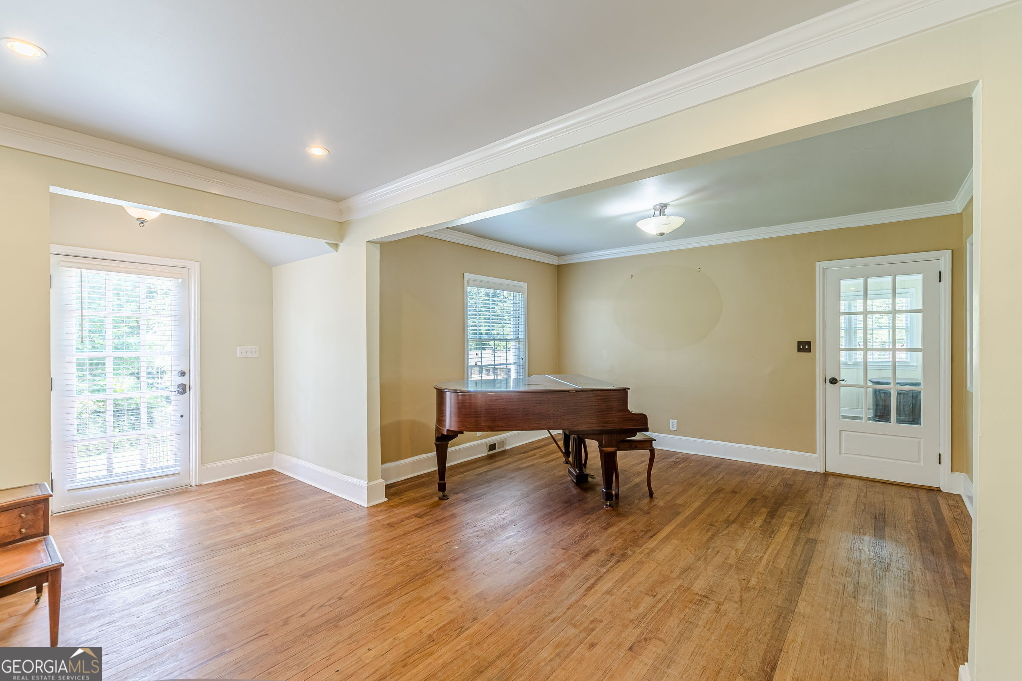 2367 Ridgeway Avenue Property Photo 10