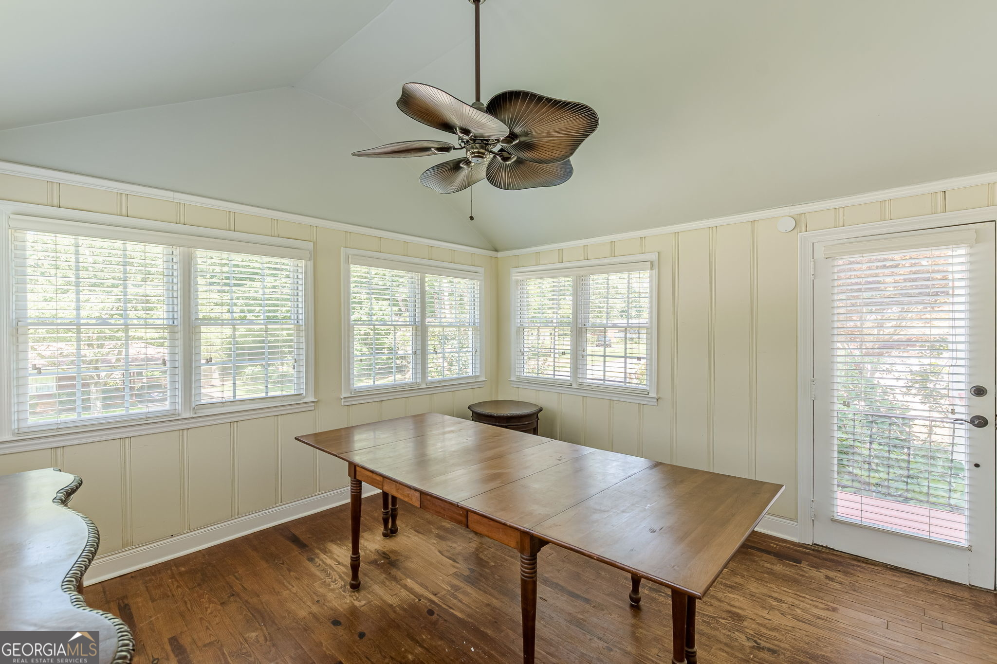 2367 Ridgeway Avenue Property Photo 16