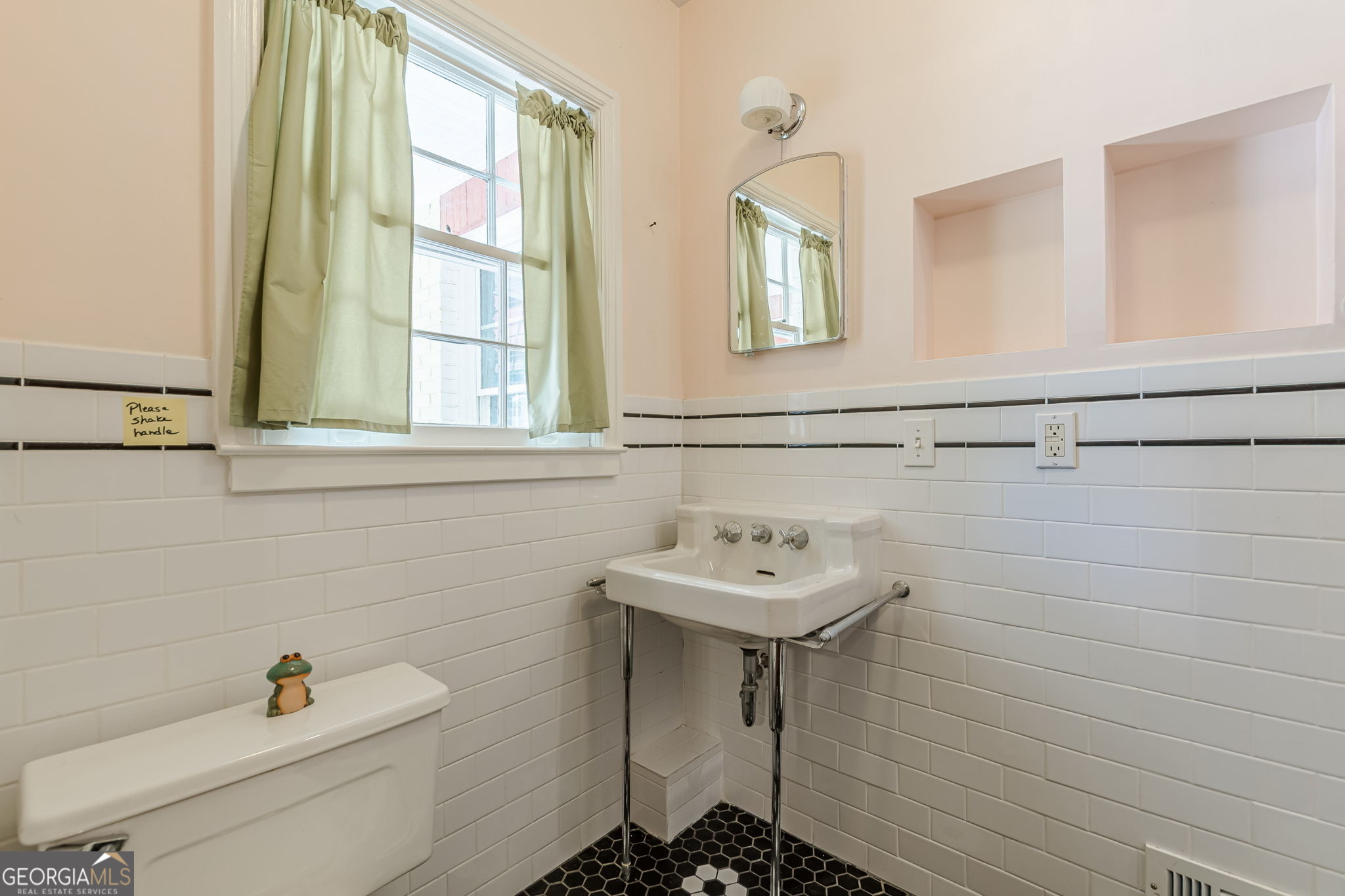 2367 Ridgeway Avenue Property Photo 25