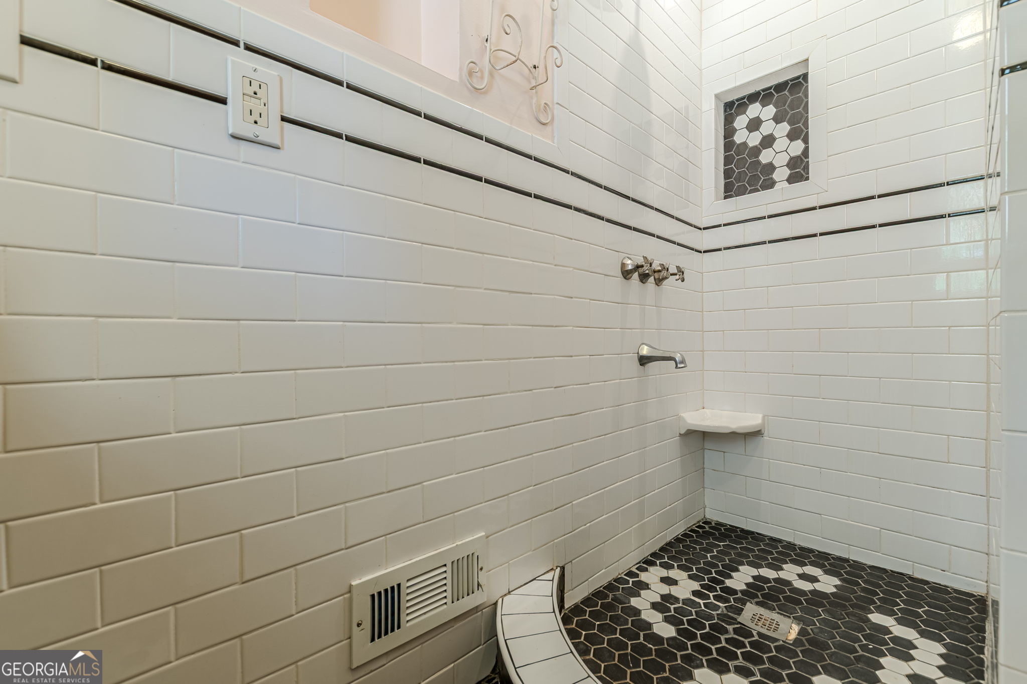 2367 Ridgeway Avenue Property Photo 37