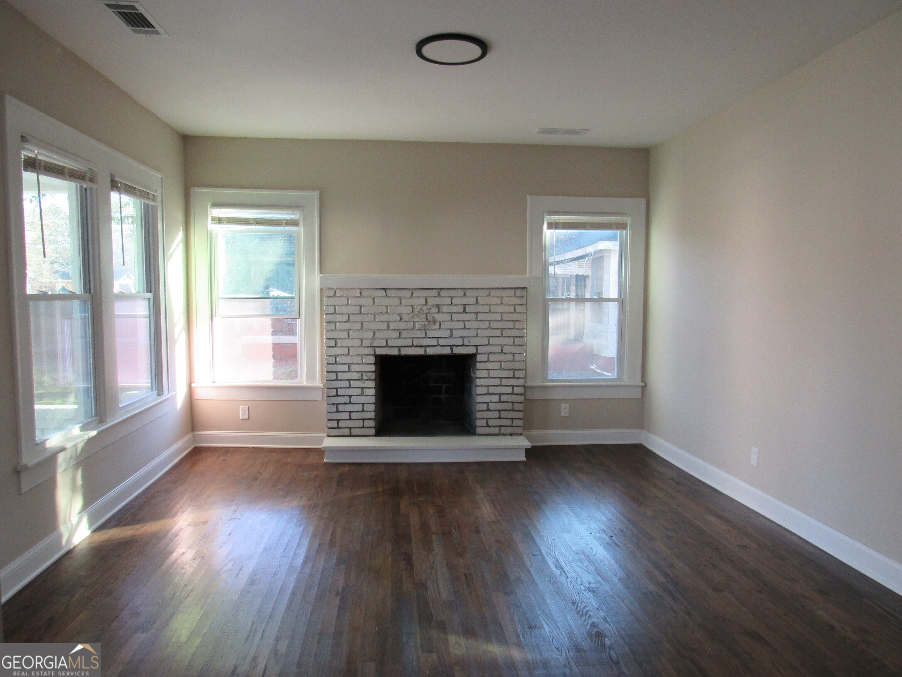4209 Capitol Avenue Property Photo 7
