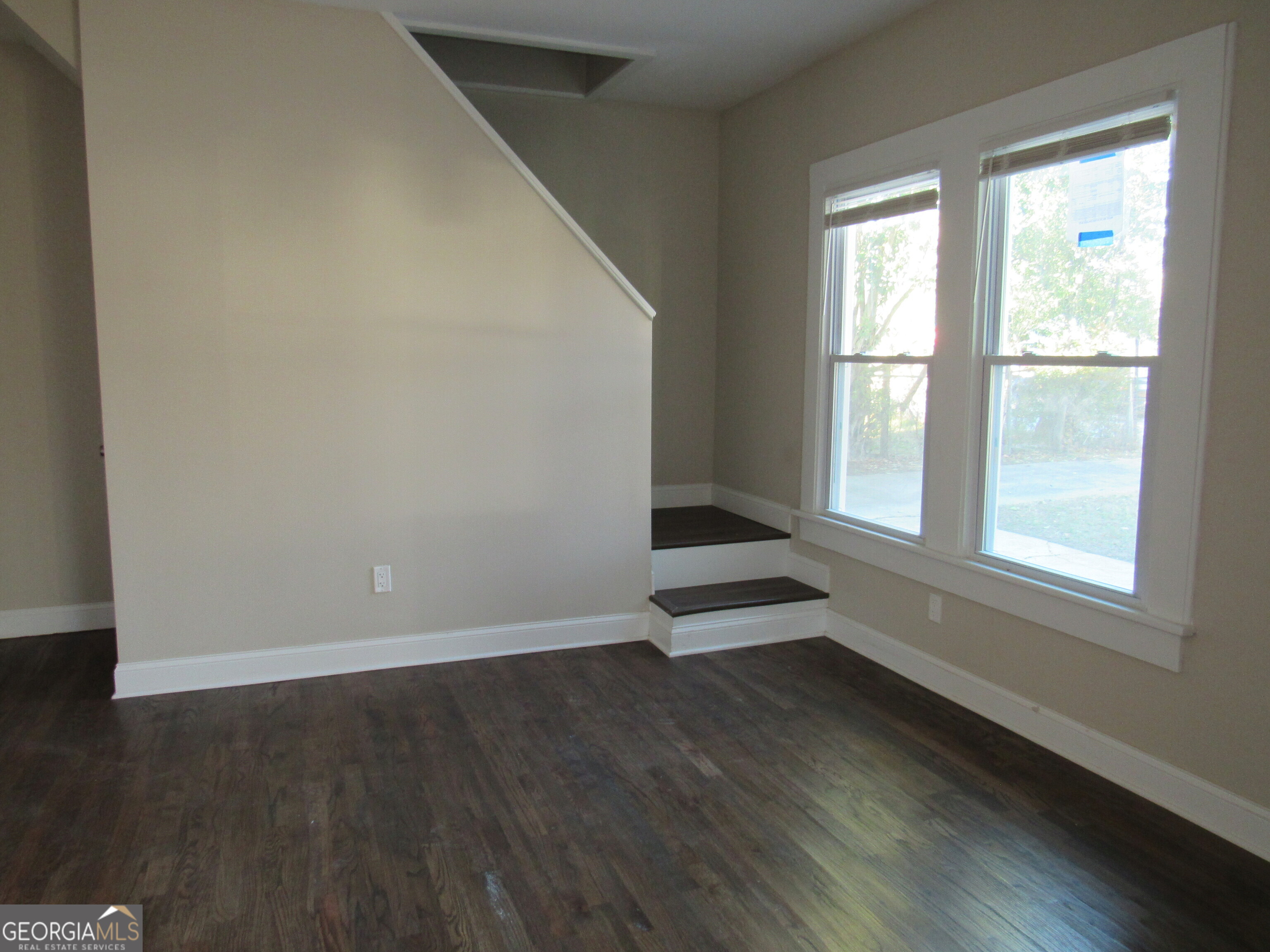 4209 Capitol Avenue Property Photo 8