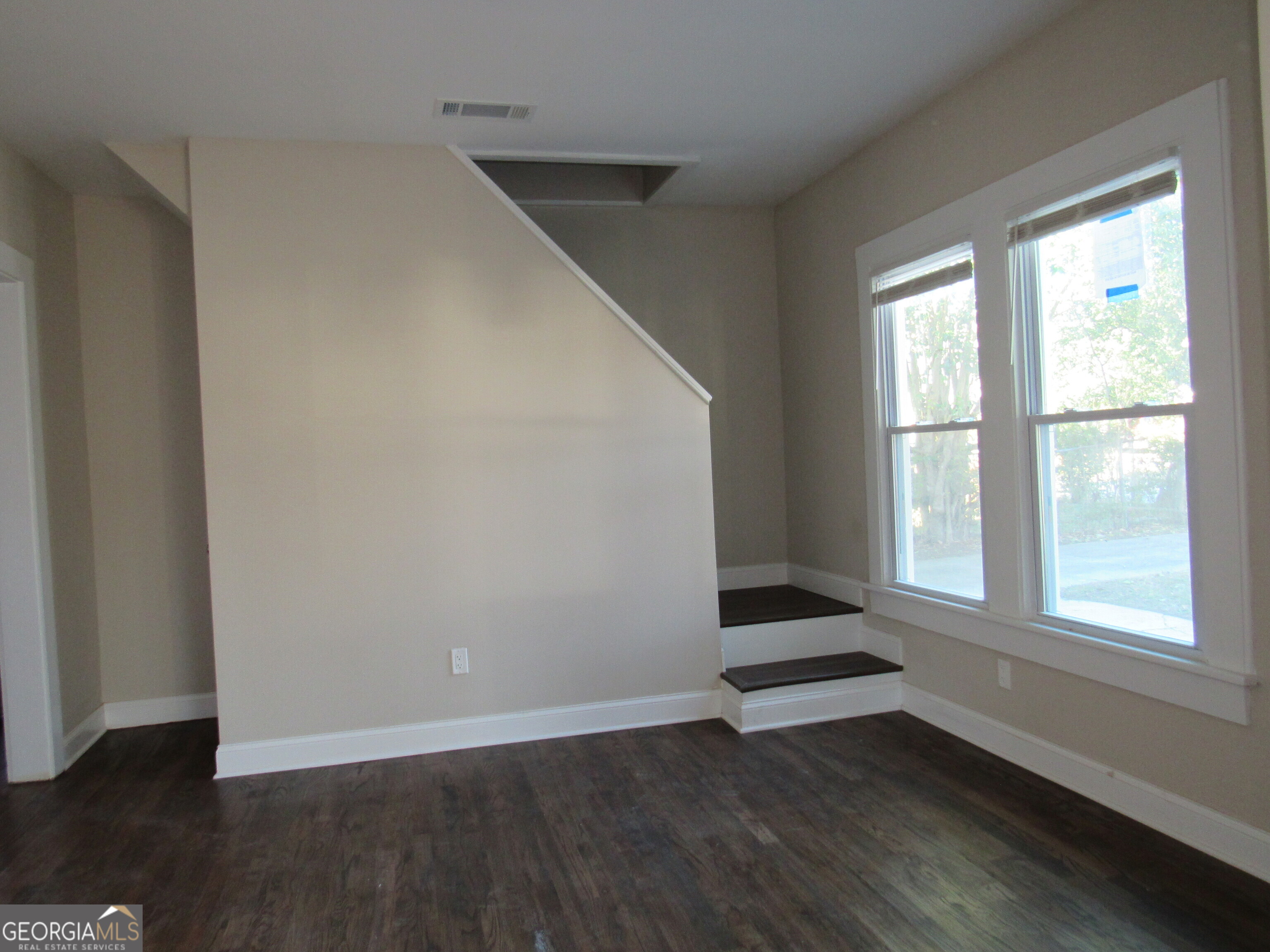 4209 Capitol Avenue Property Photo 9