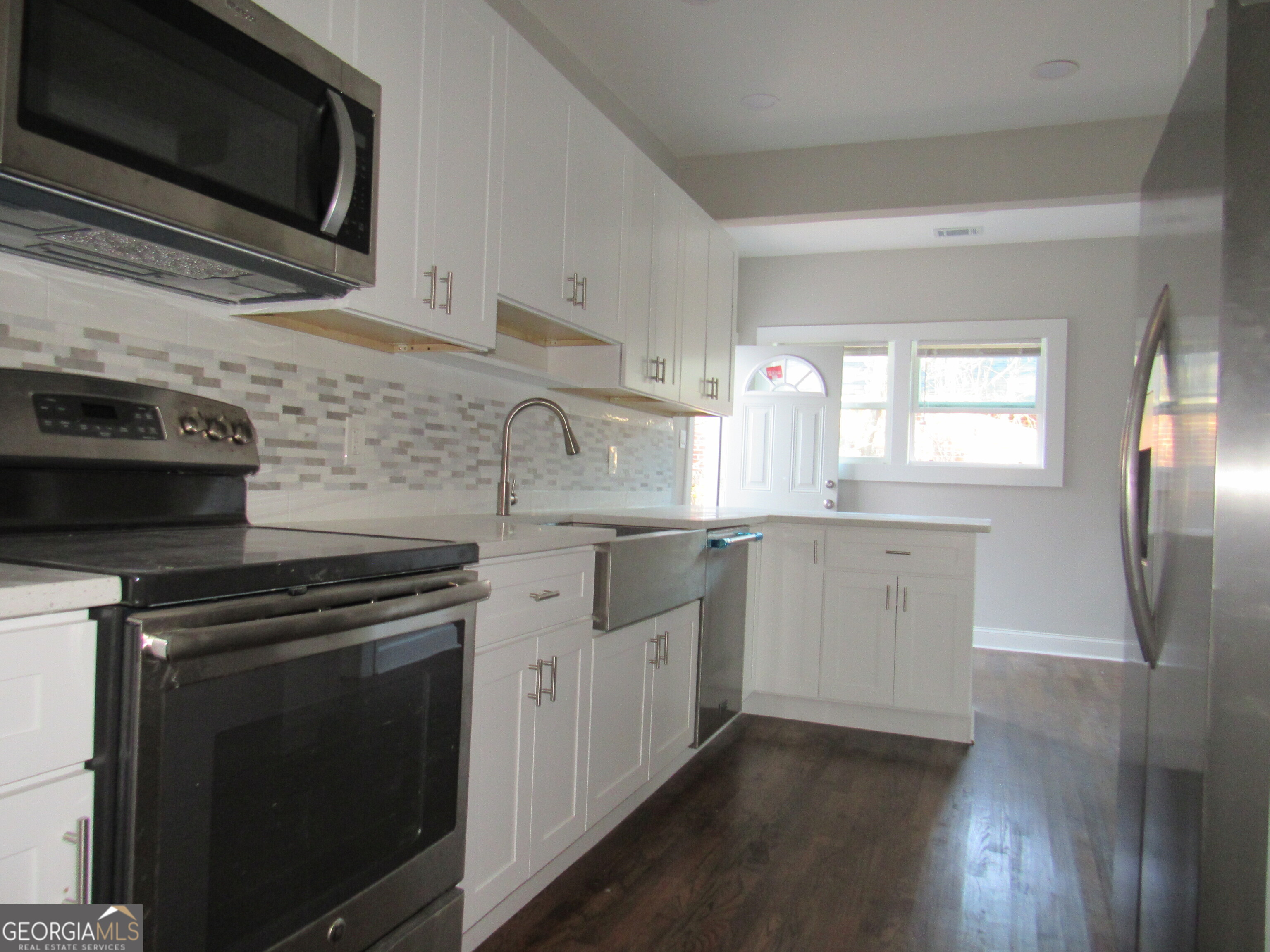 4209 Capitol Avenue Property Photo 11