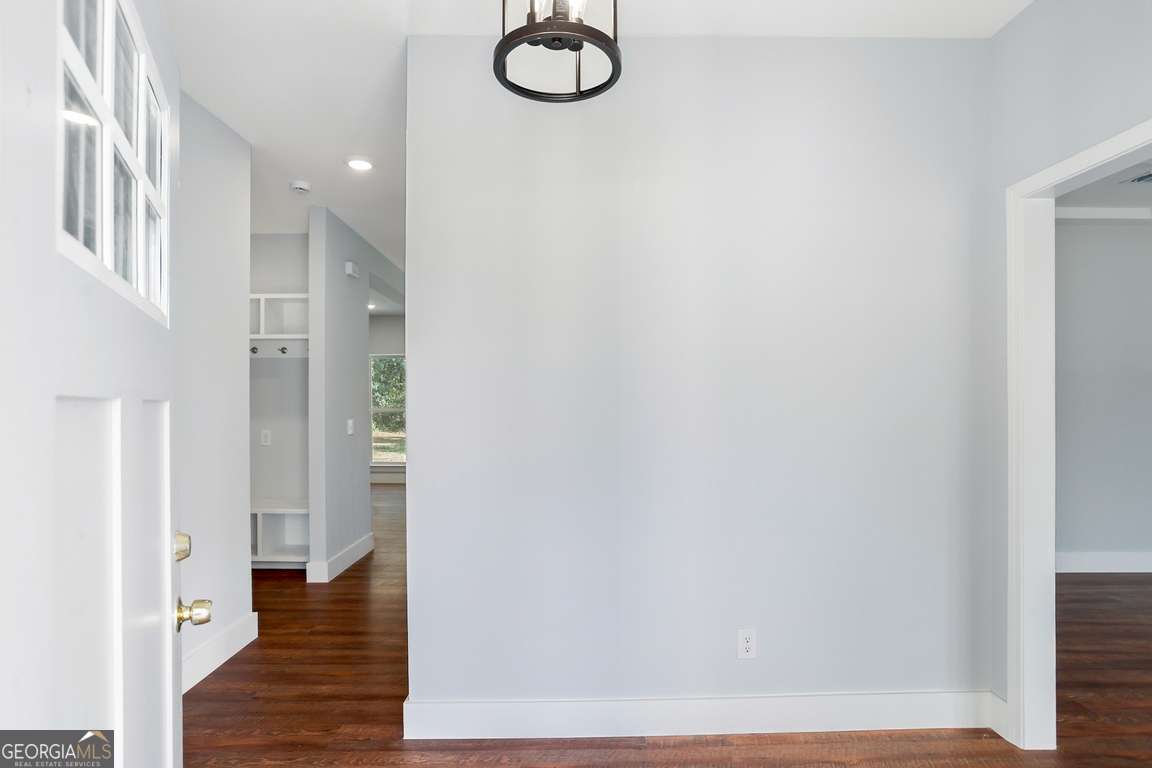 220 Skinner Avenue N Property Photo 4