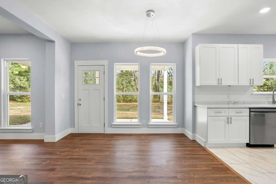 220 Skinner Avenue N Property Photo 13