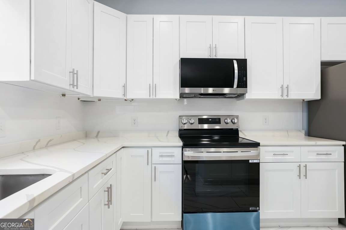 220 Skinner Avenue N Property Photo 16