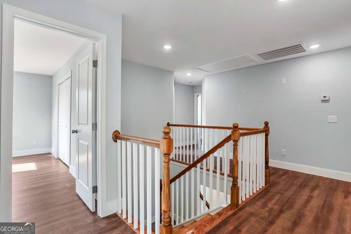 220 Skinner Avenue N Property Photo 23