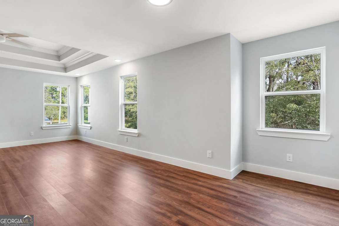 220 Skinner Avenue N Property Photo 28