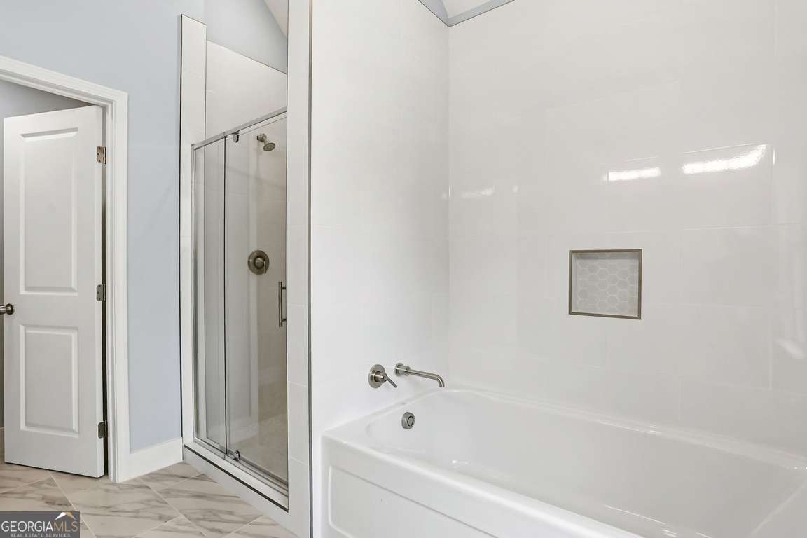 220 Skinner Avenue N Property Photo 38