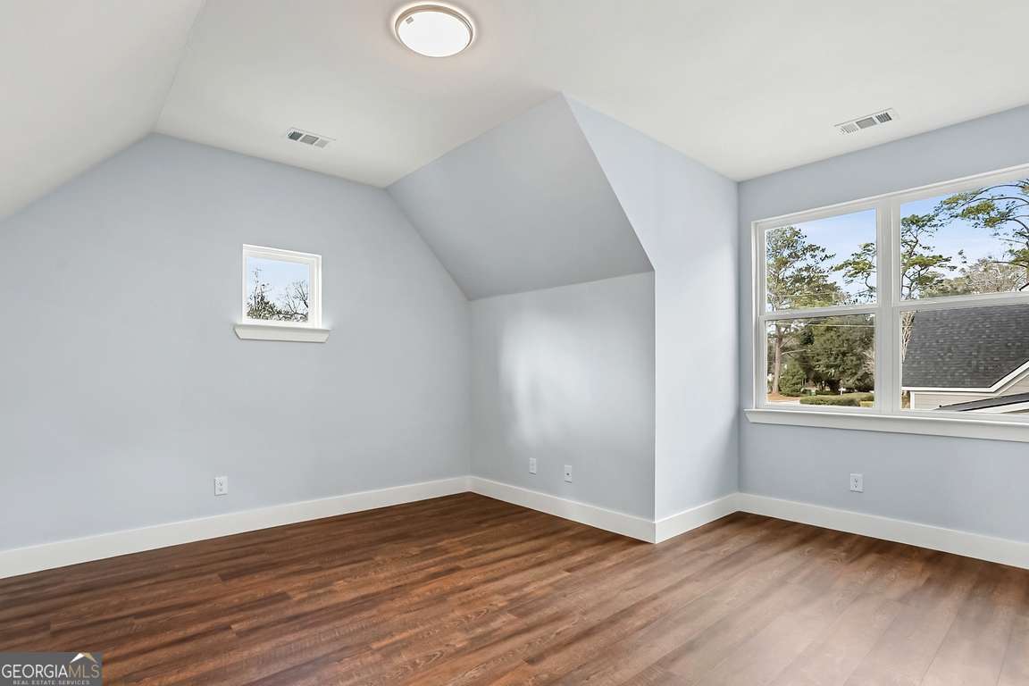 220 Skinner Avenue N Property Photo 40
