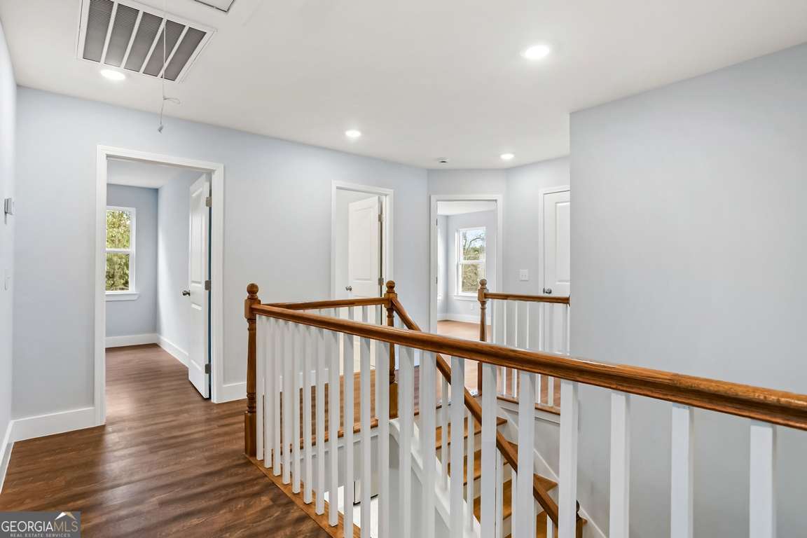 220 Skinner Avenue N Property Photo 43