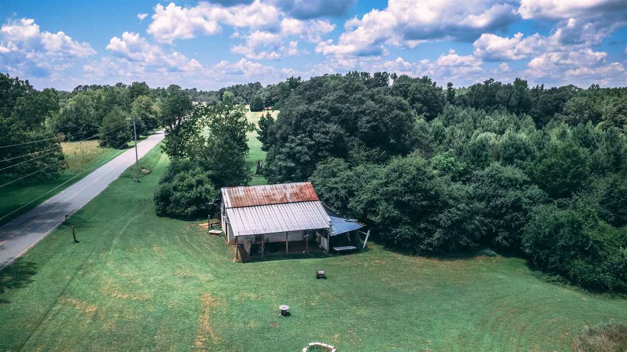 856 S Hampton Property Photo 4