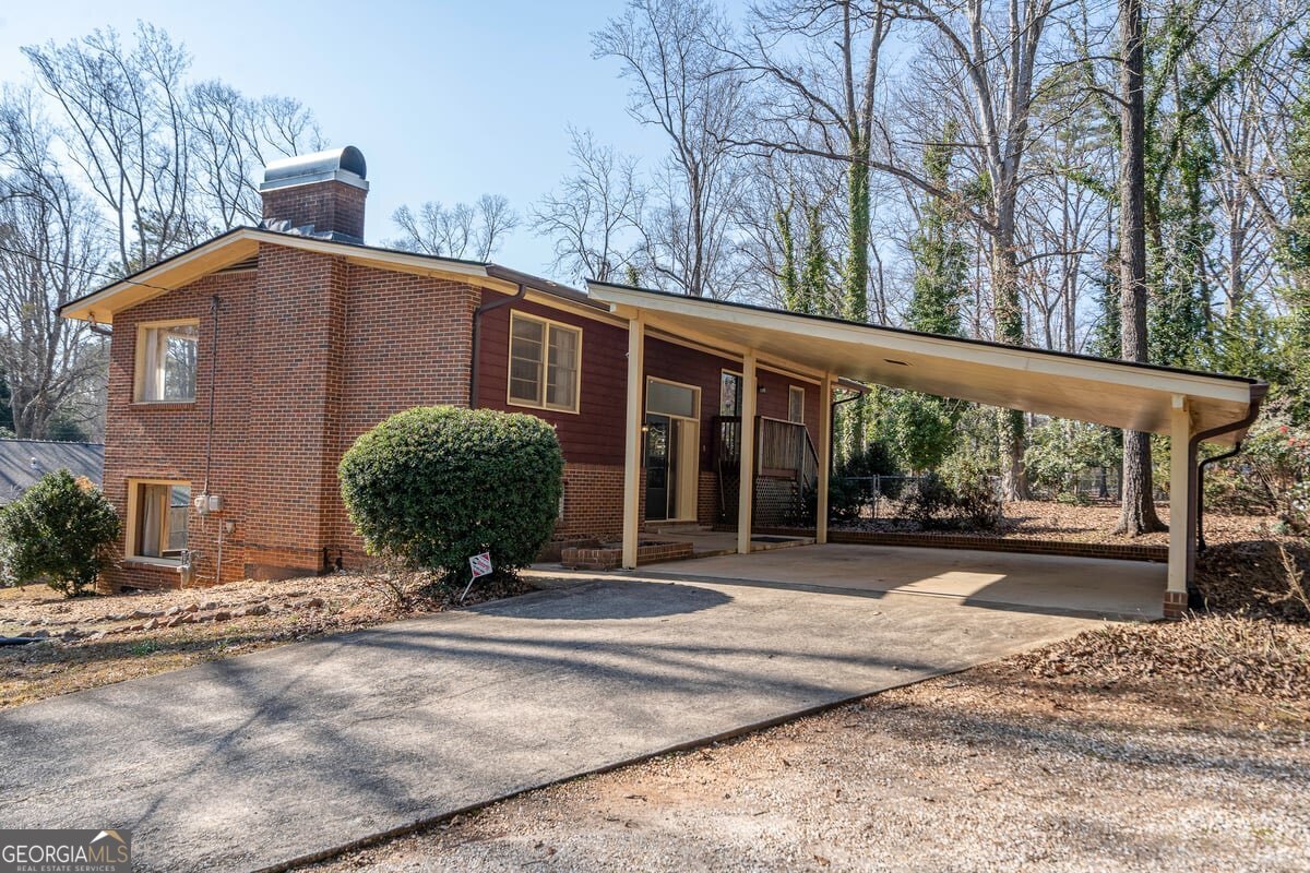 625 Forest Road Property Photo 1