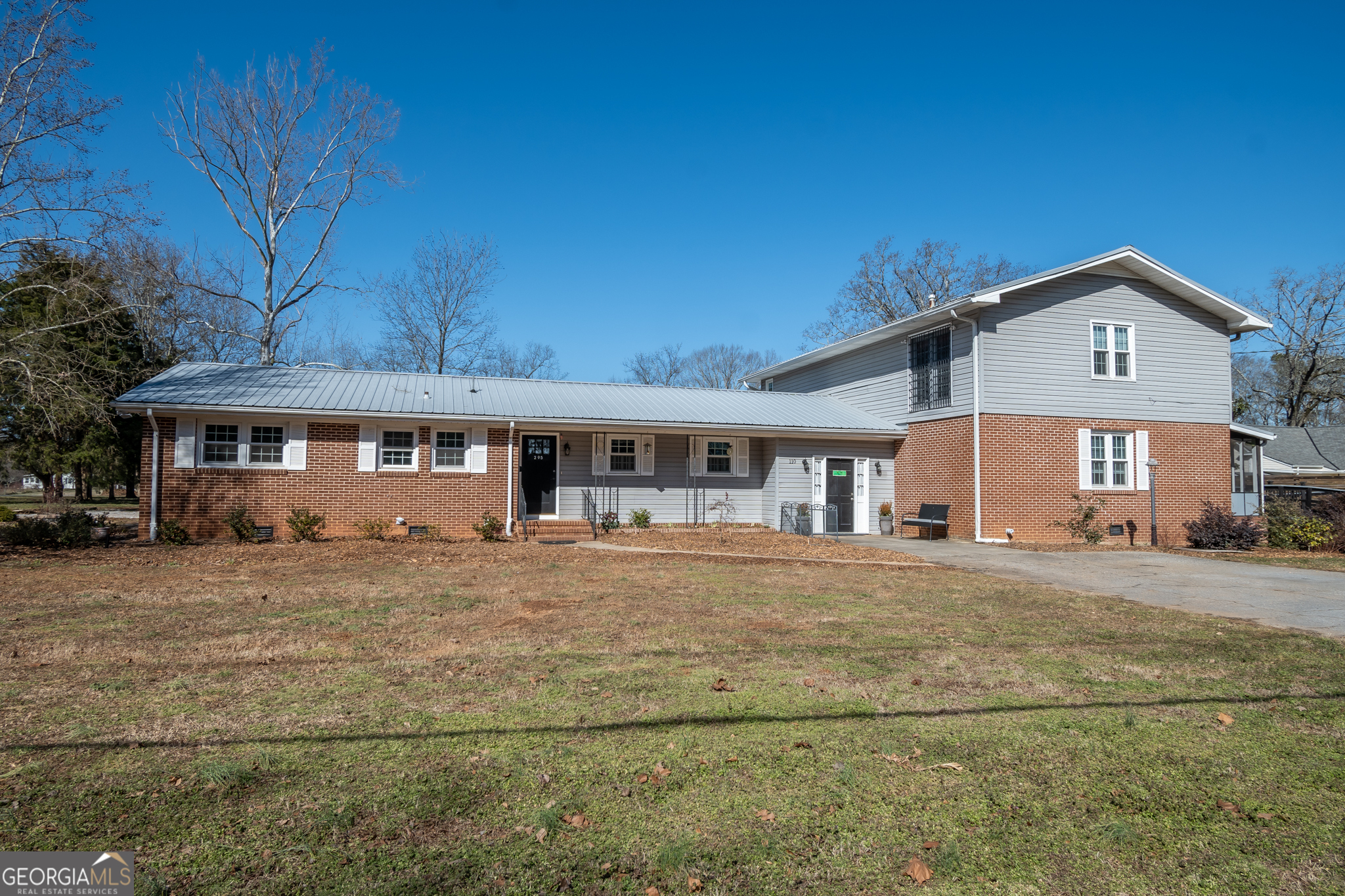 110 Lakeview Drive Property Photo 1