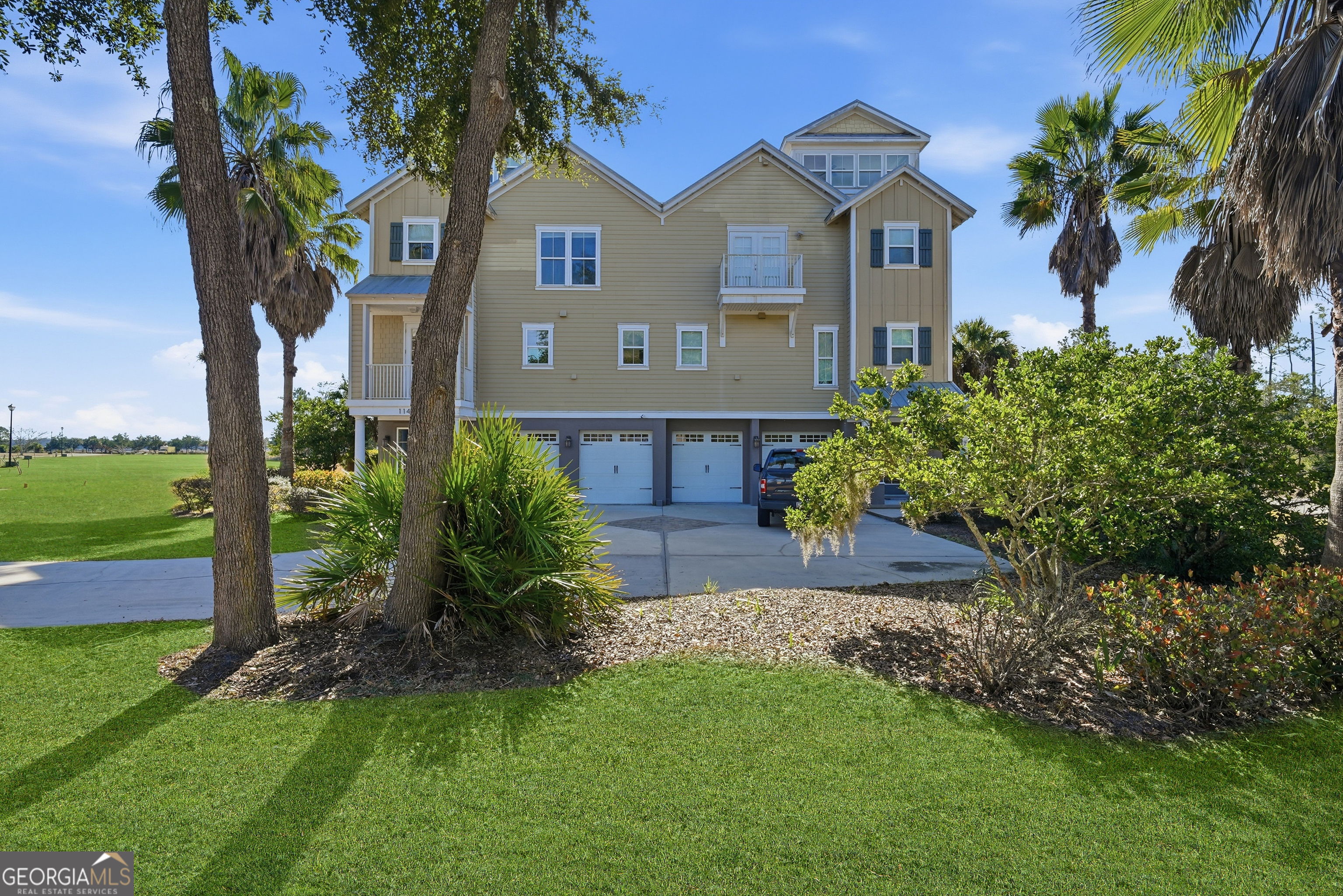 114 Riverfront Circle Property Photo 1
