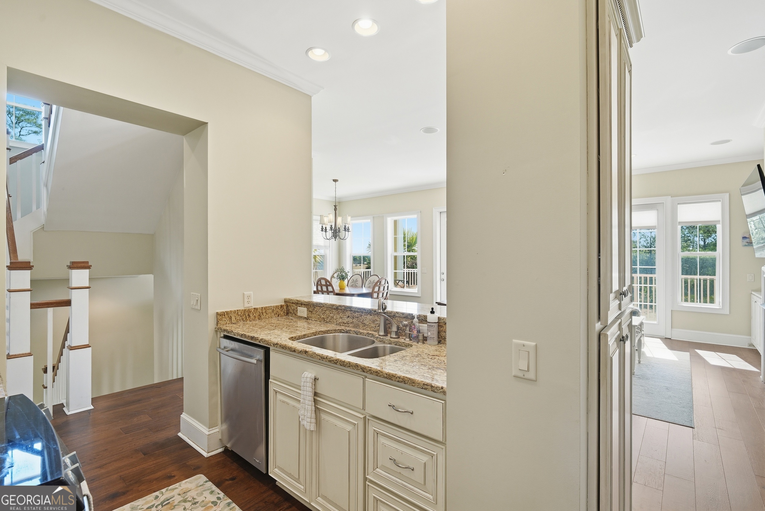 114 Riverfront Circle Property Photo 18