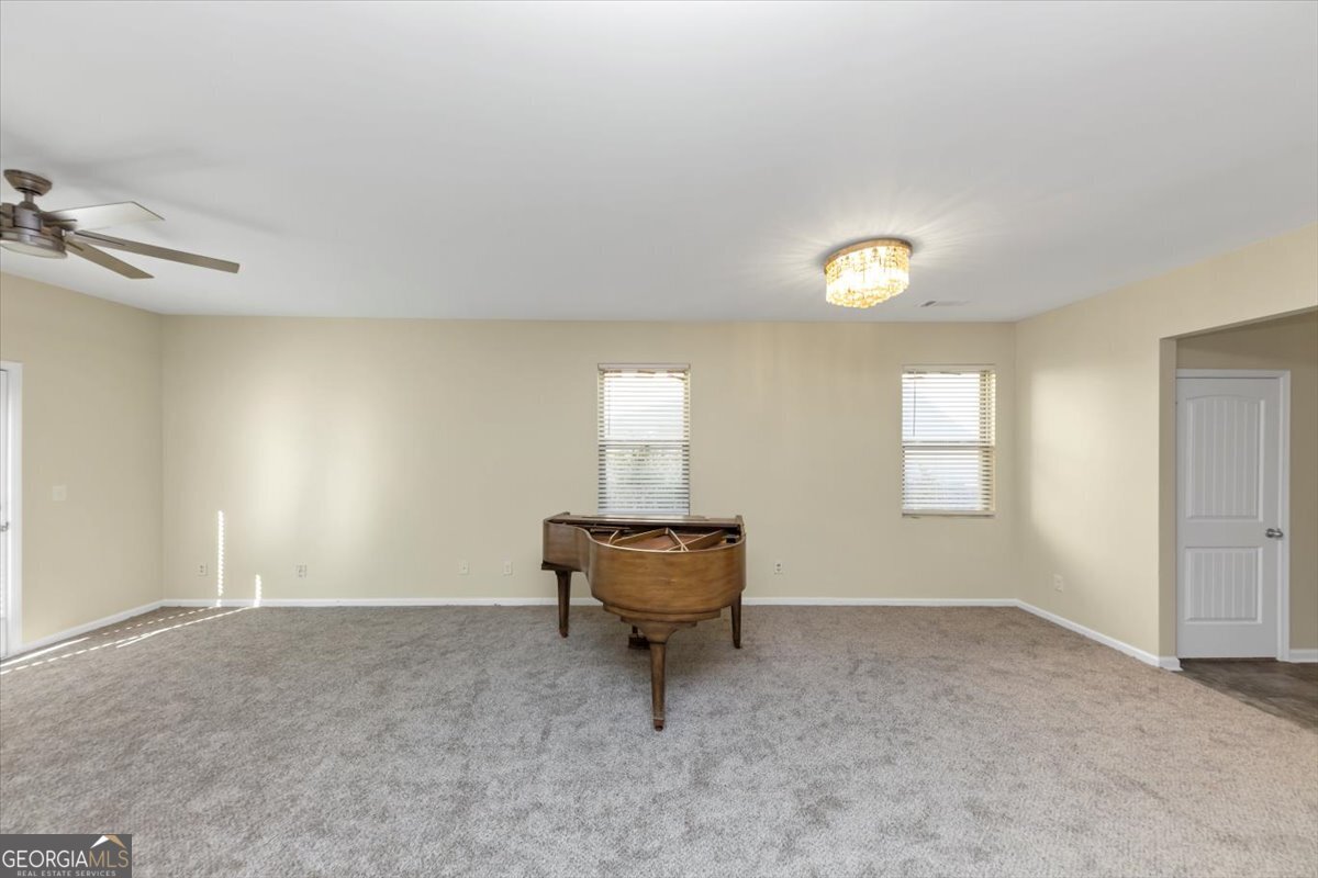 2896 S Hills Property Photo 6