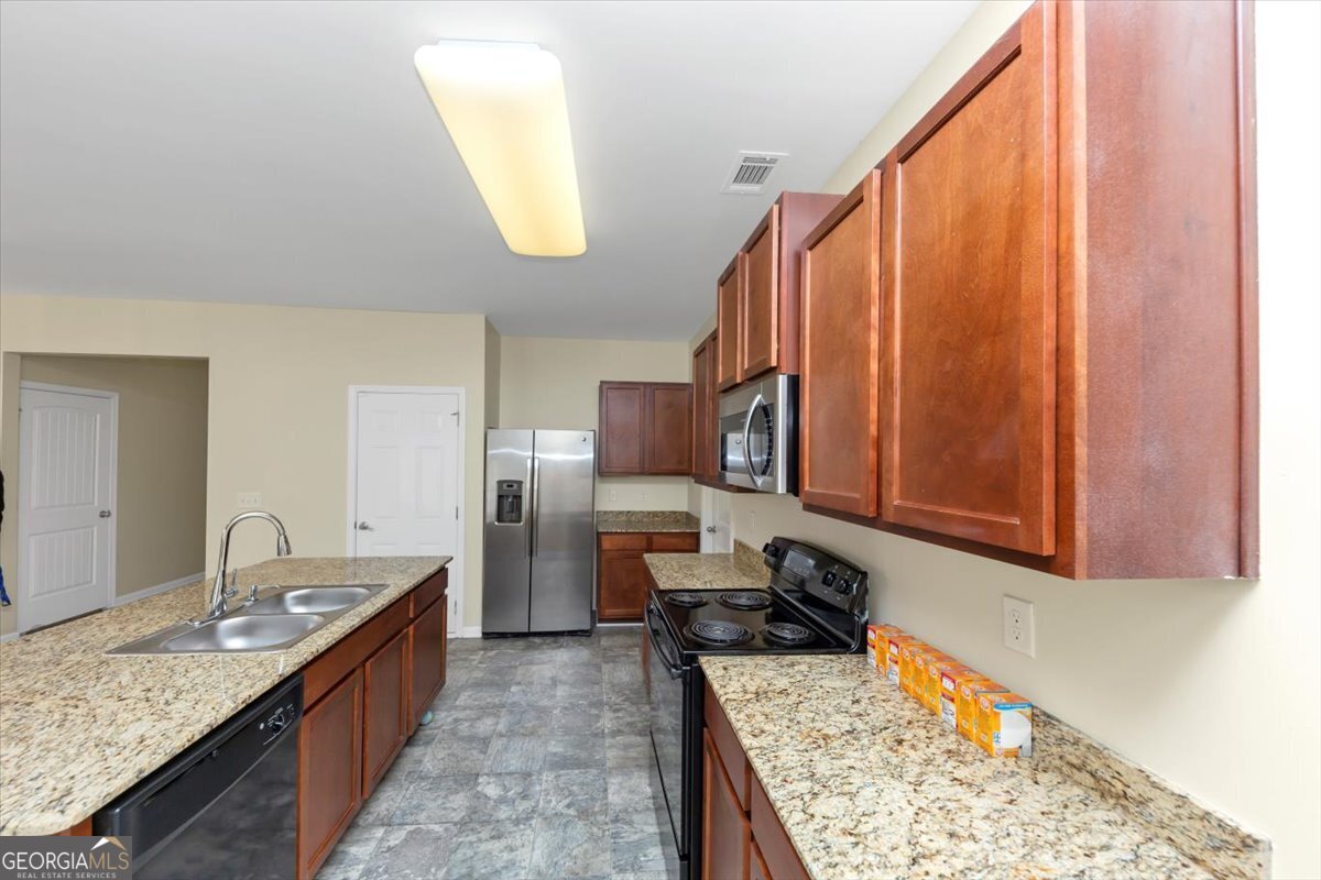 2896 S Hills Property Photo 13