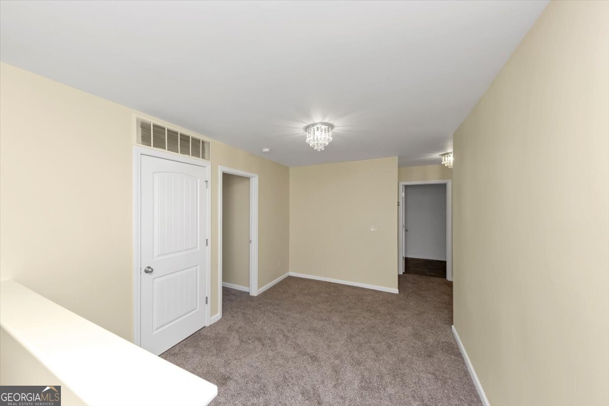 2896 S Hills Property Photo 18
