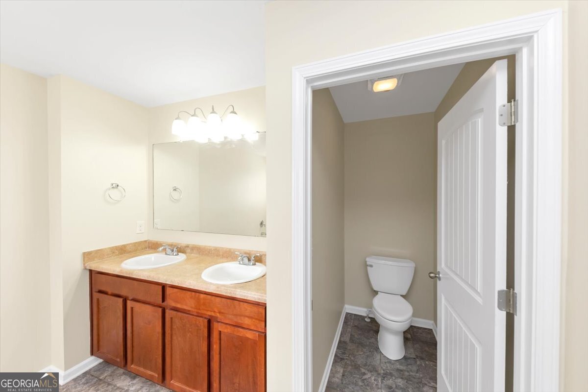 2896 S Hills Property Photo 25