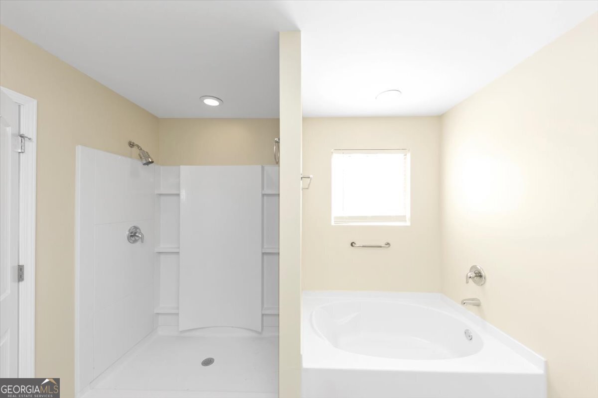2896 S Hills Property Photo 26